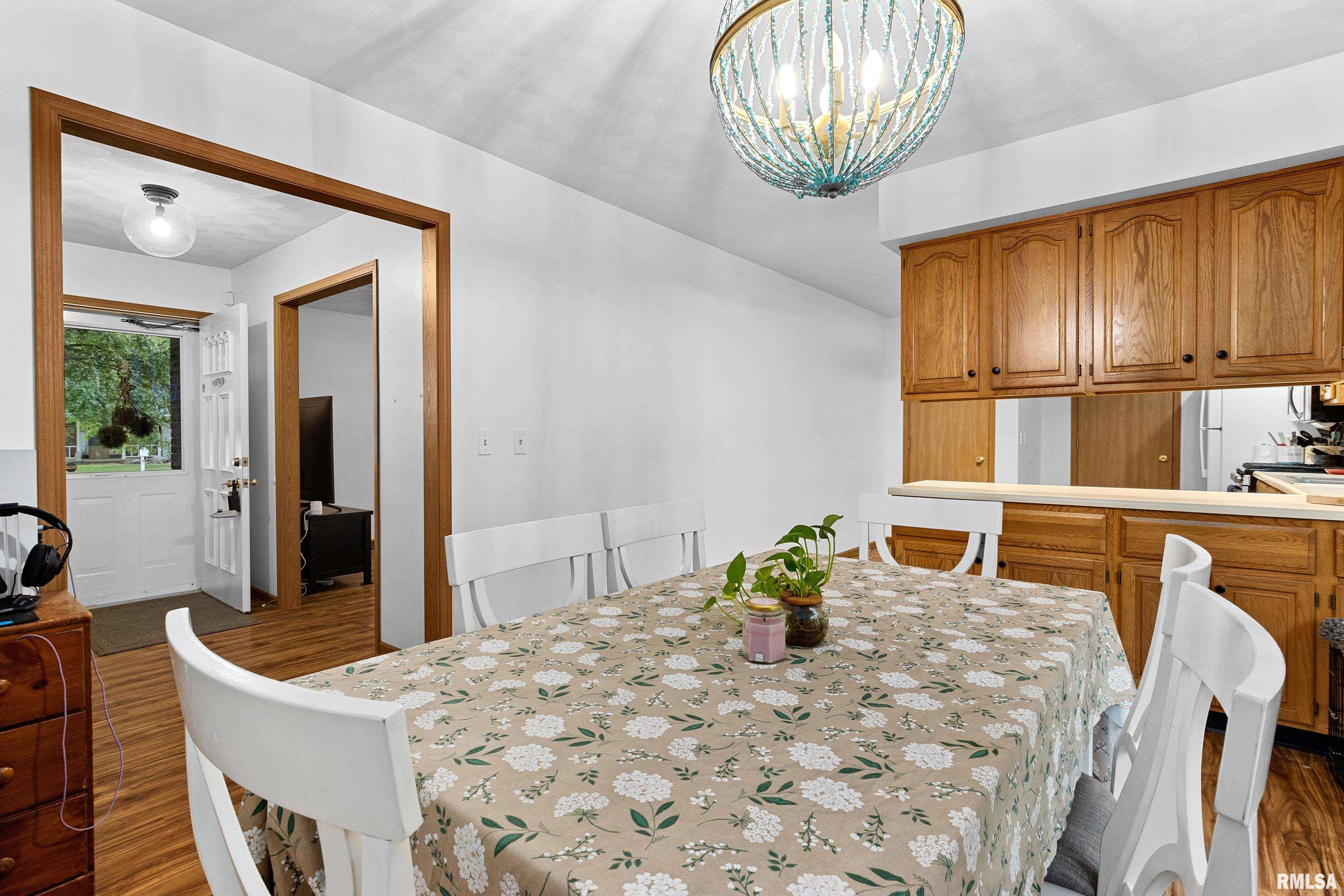 12515 N Cedar Bluff Drive, Dunlap, Illinois image 10