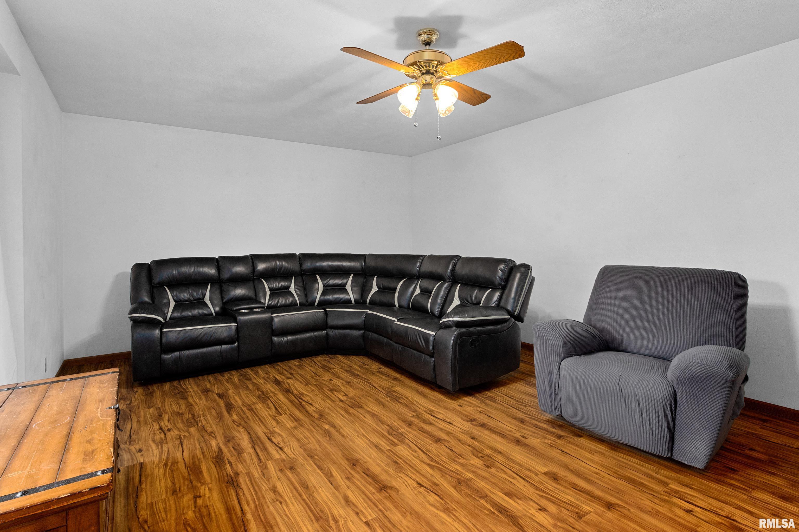 12515 N Cedar Bluff Drive, Dunlap, Illinois image 6
