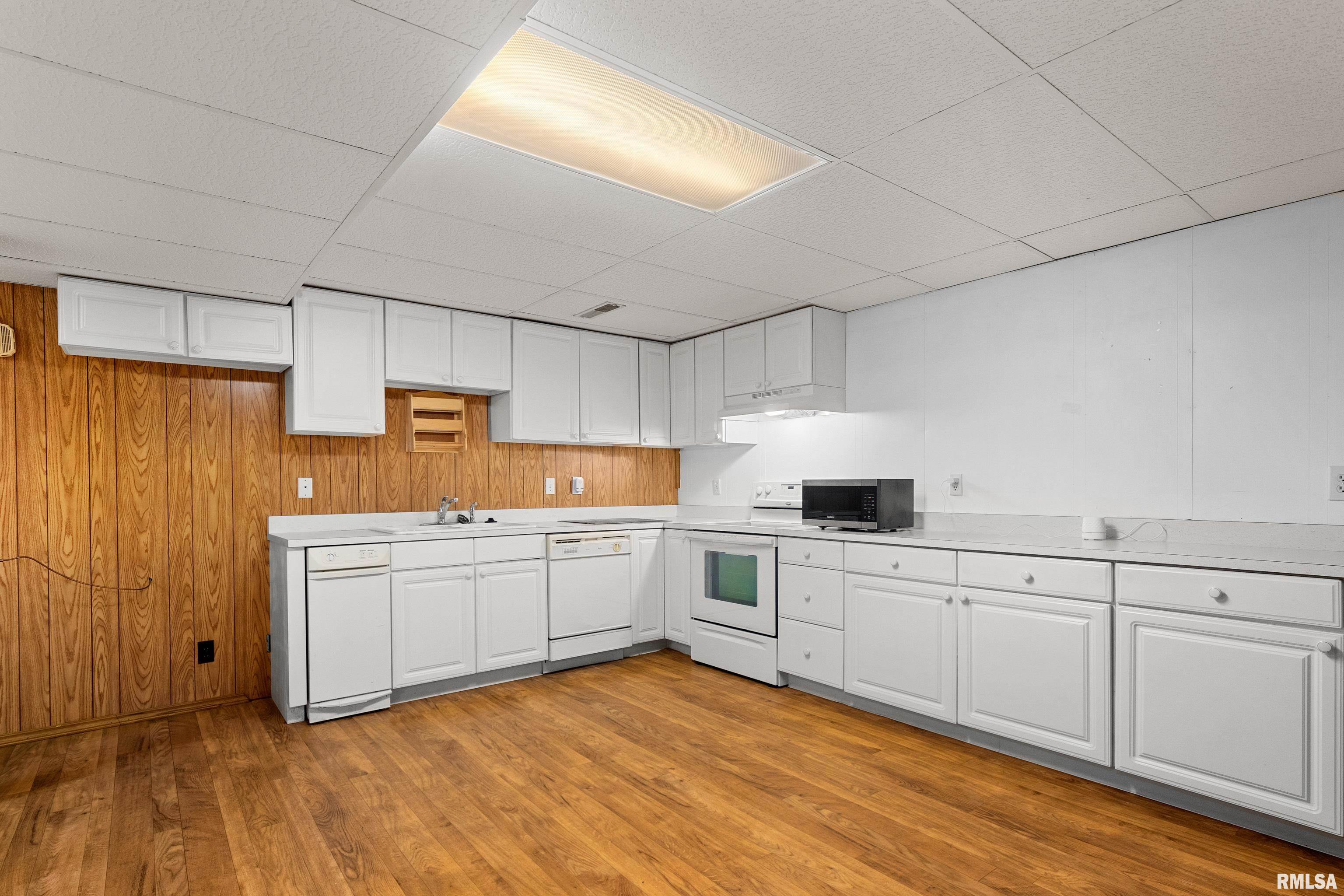 12515 N Cedar Bluff Drive, Dunlap, Illinois image 26