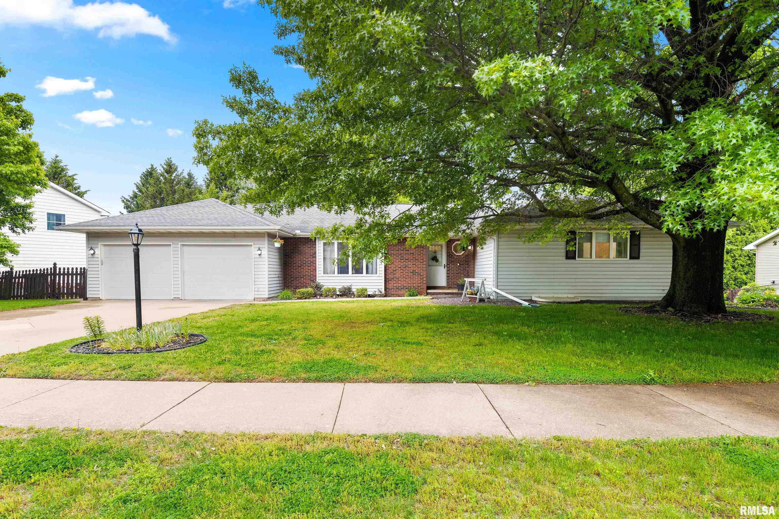 12515 N Cedar Bluff Drive, Dunlap, Illinois image 1