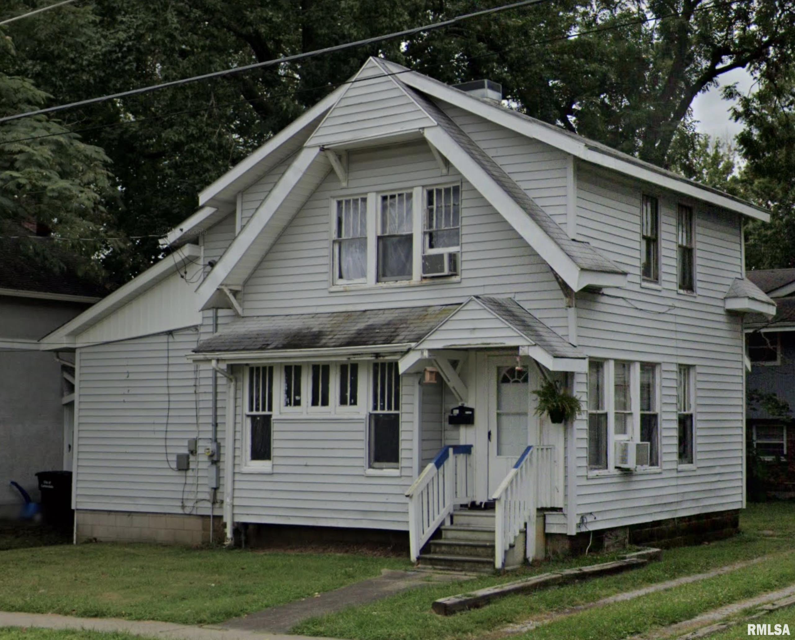 303 W College Street, Carbondale, Illinois image 1