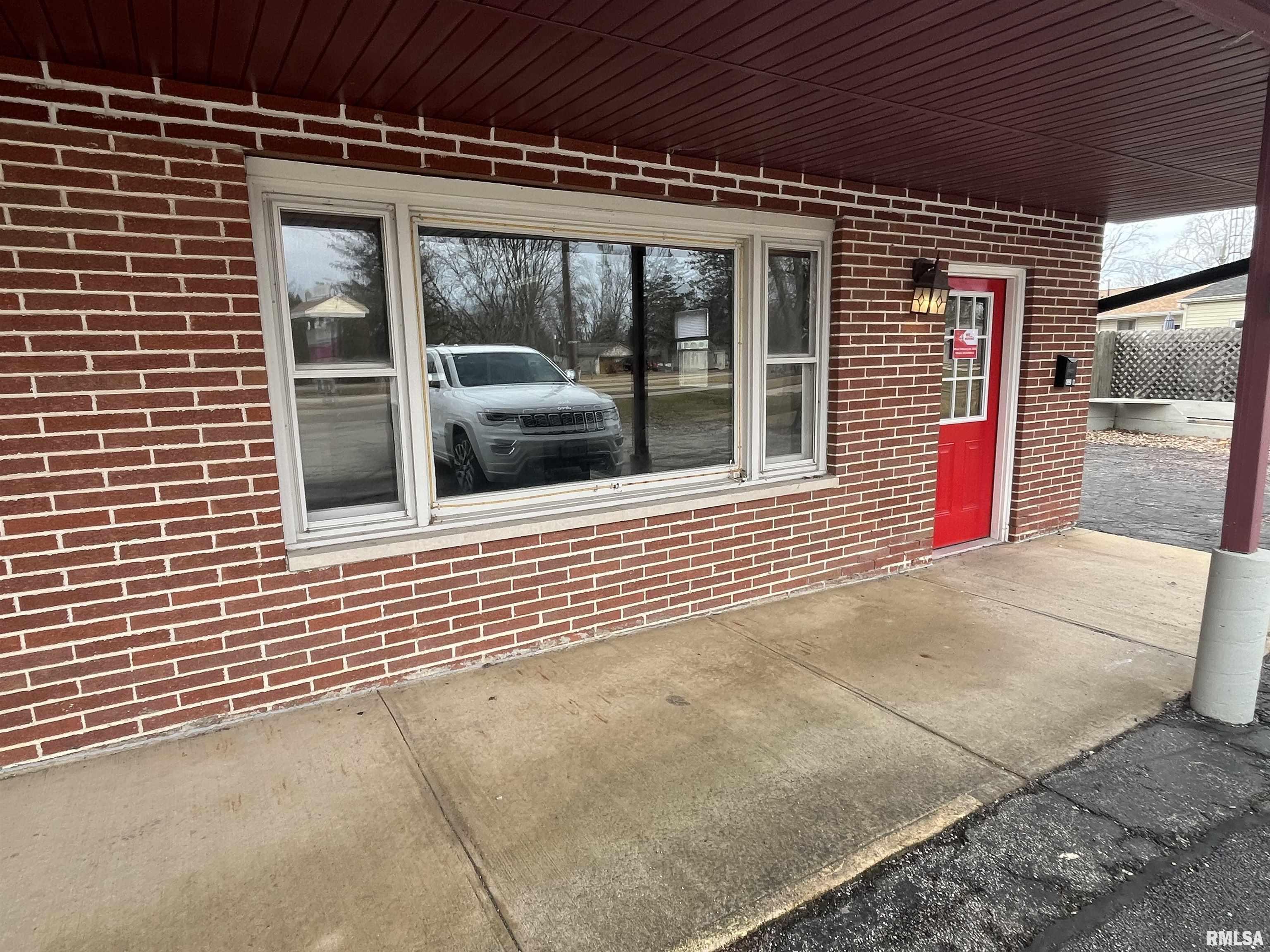 Photo 1 of 4 — 602 E WALNUT Street A, Chatham, IL 62629