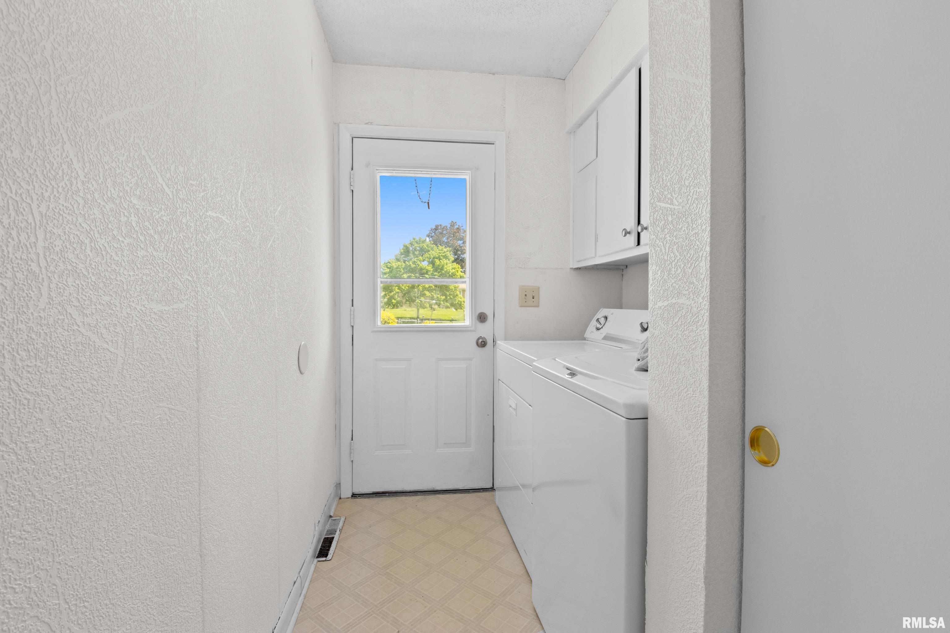 110 Bess Street, Washington, Illinois image 32