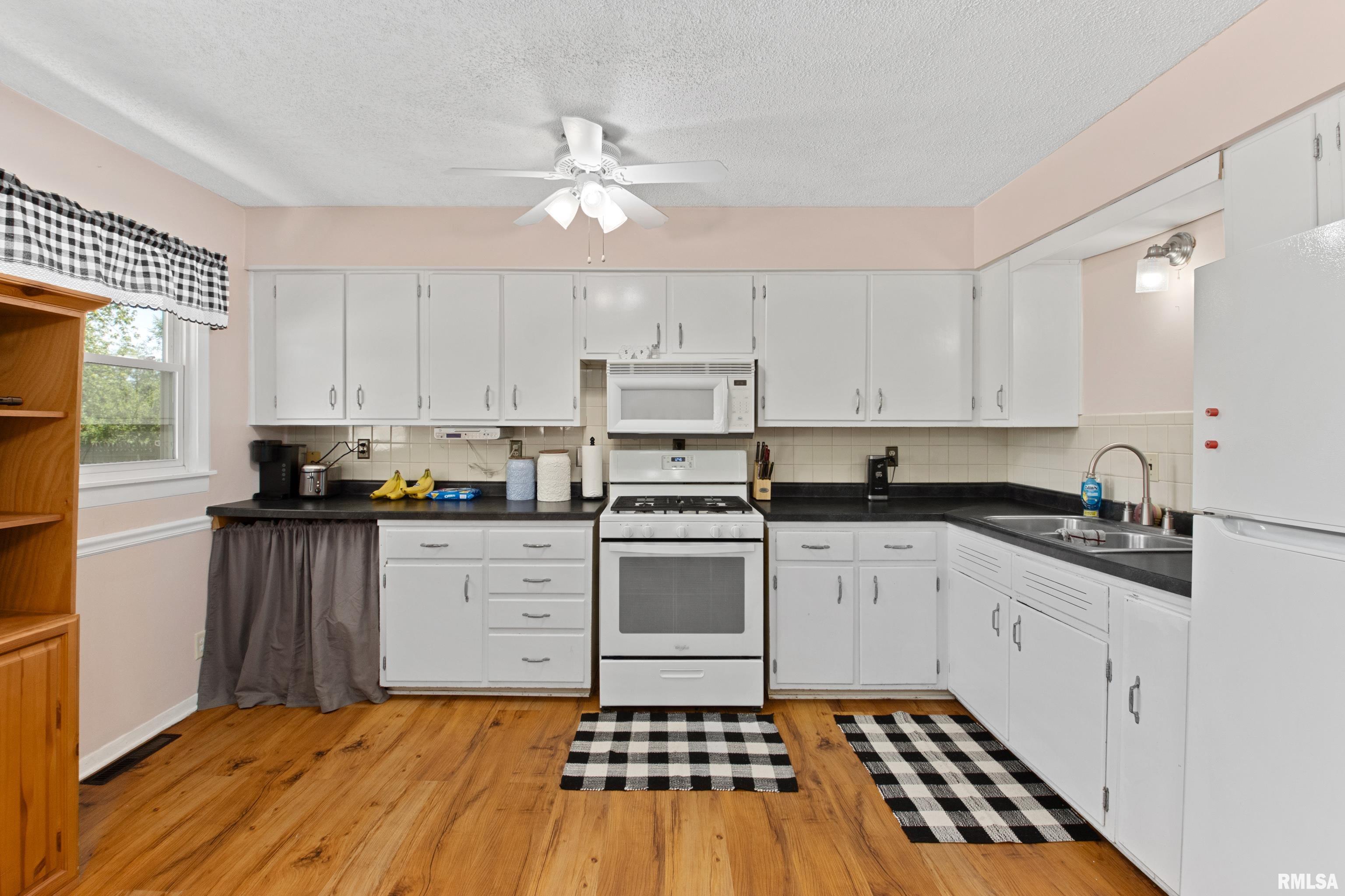 110 Bess Street, Washington, Illinois image 10