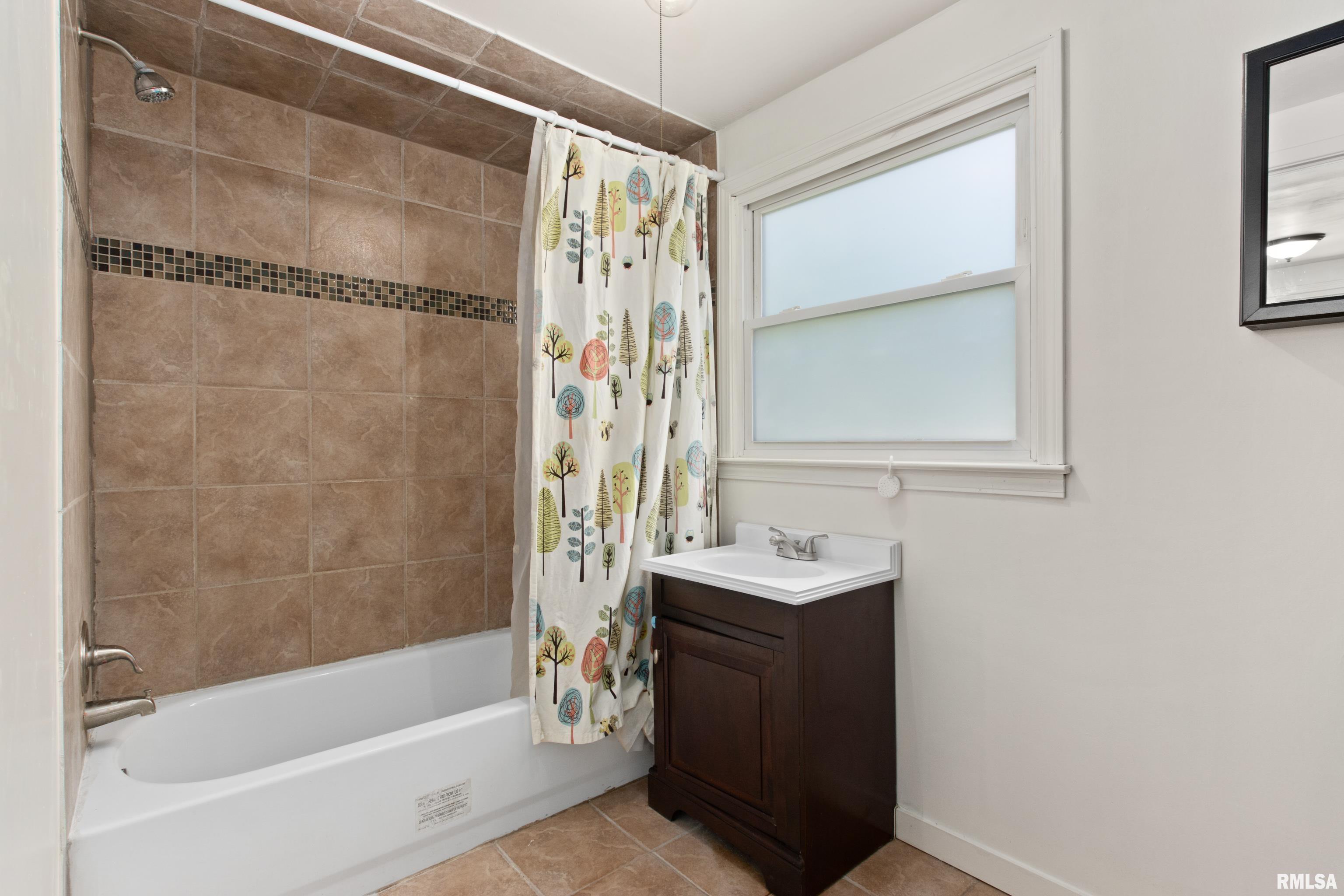 110 Bess Street, Washington, Illinois image 21