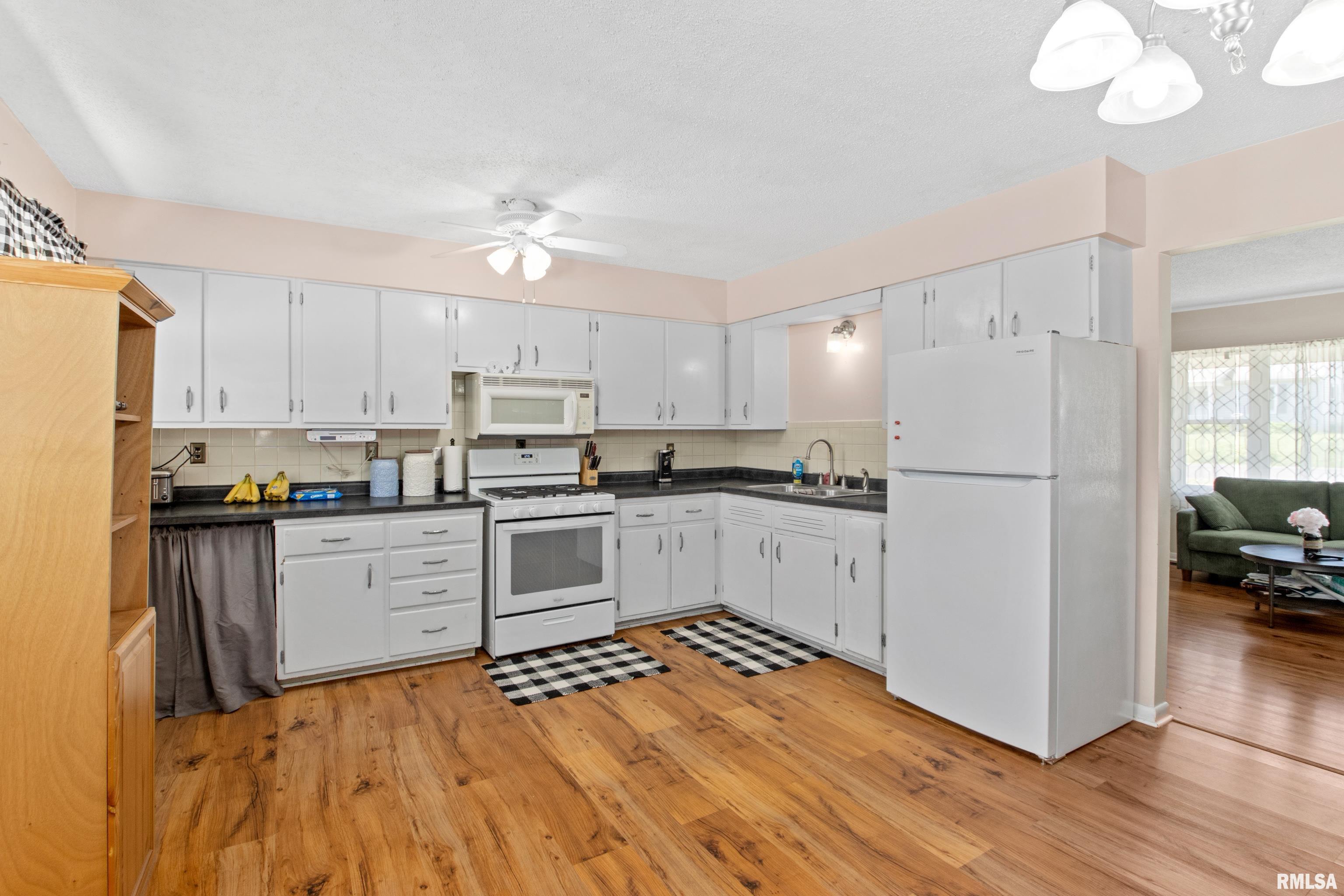 110 Bess Street, Washington, Illinois image 11
