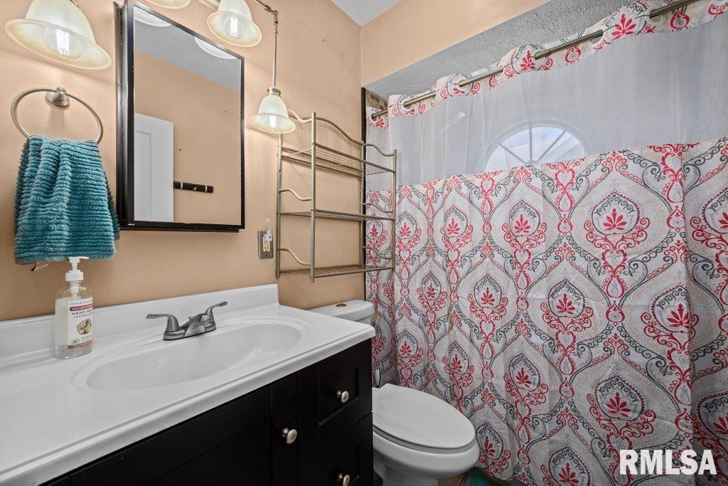 2209 W Lombard Street, Davenport, Iowa image 11