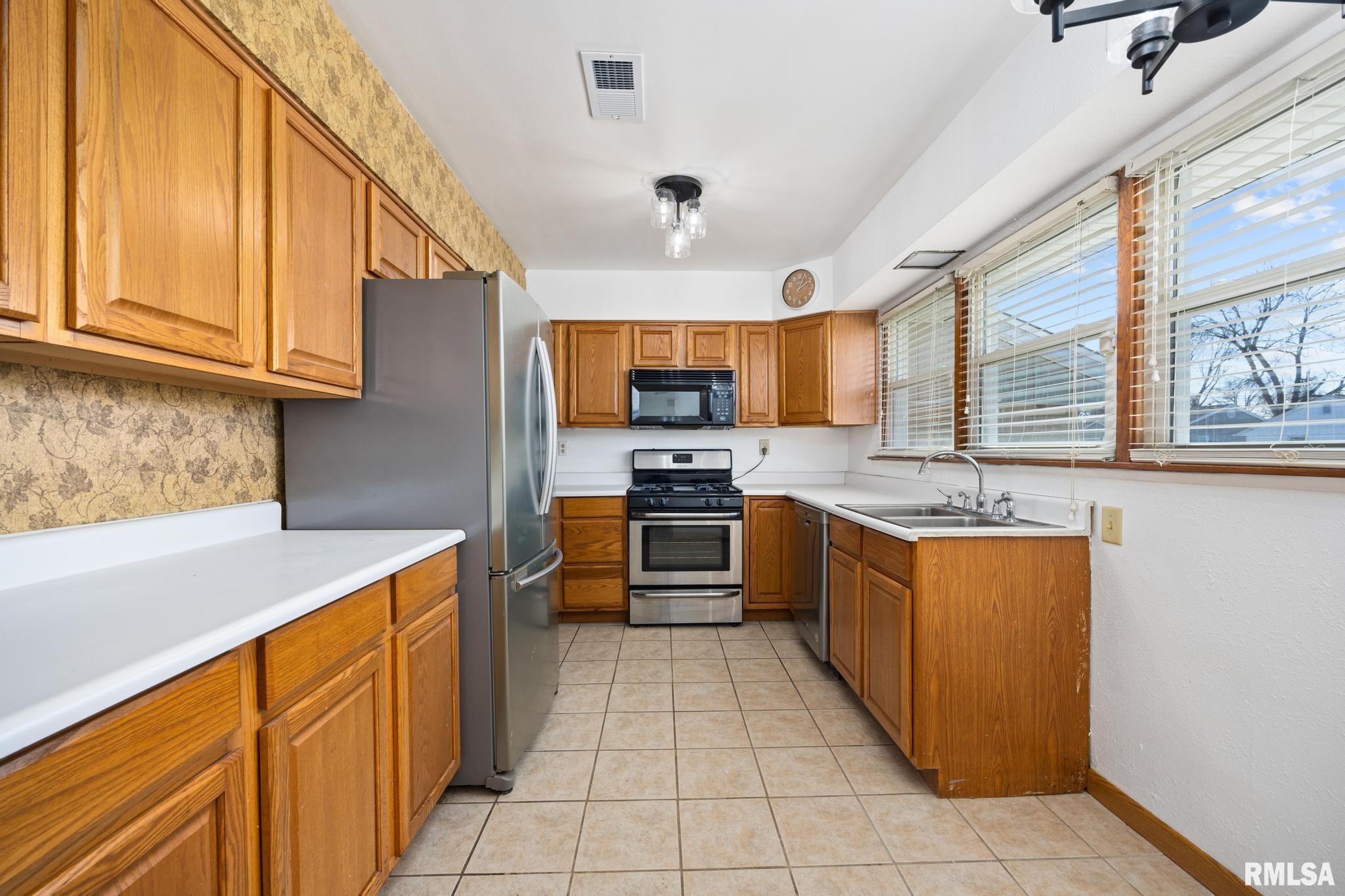 1420 N 10th Street, Pekin, Illinois image 5