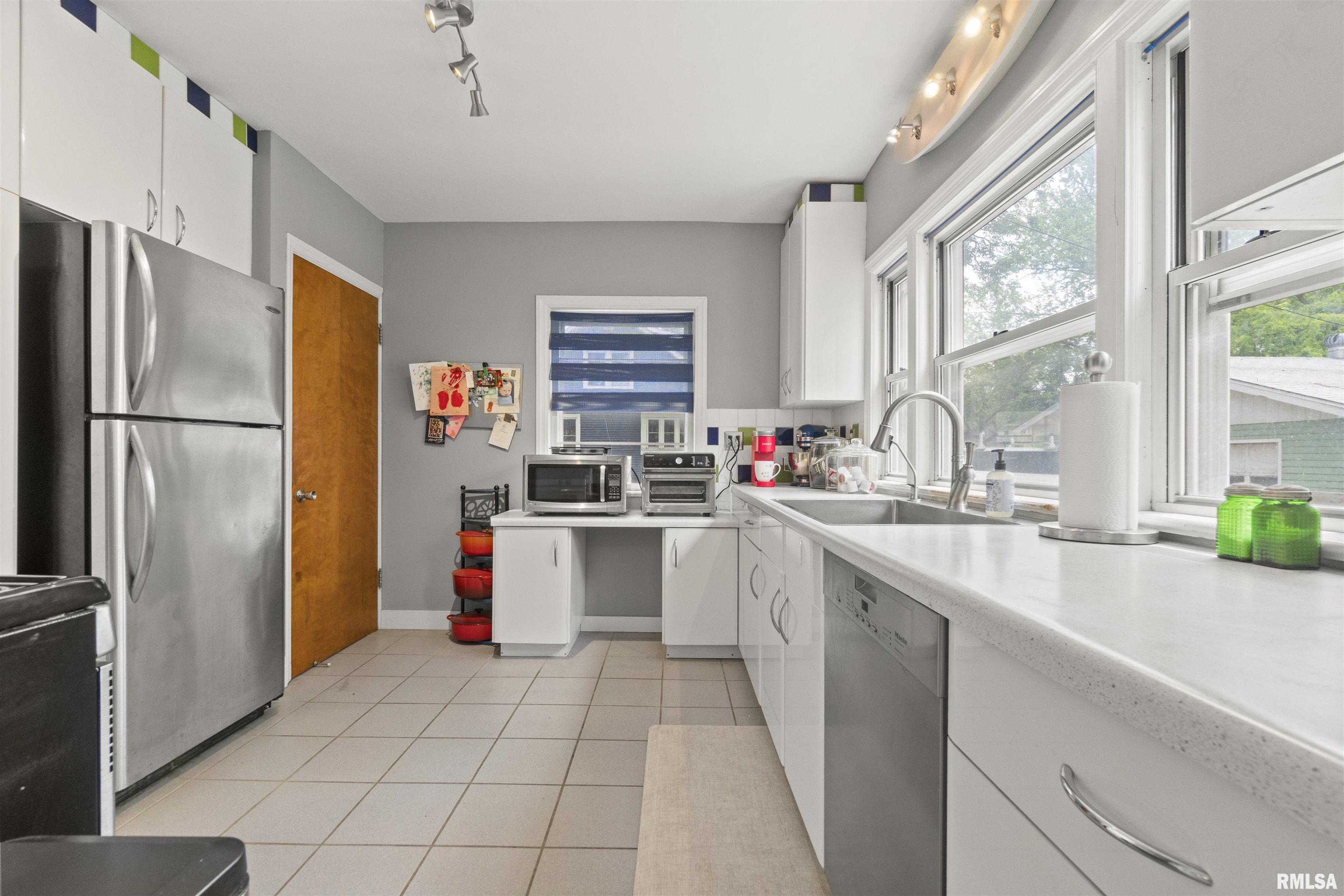 2220 W Ayres Avenue, West Peoria, Illinois image 12