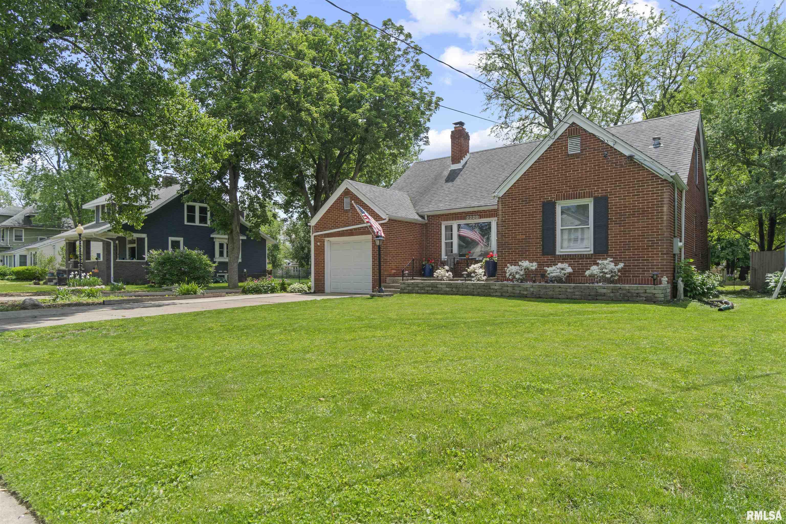 2220 W Ayres Avenue, West Peoria, Illinois image 2