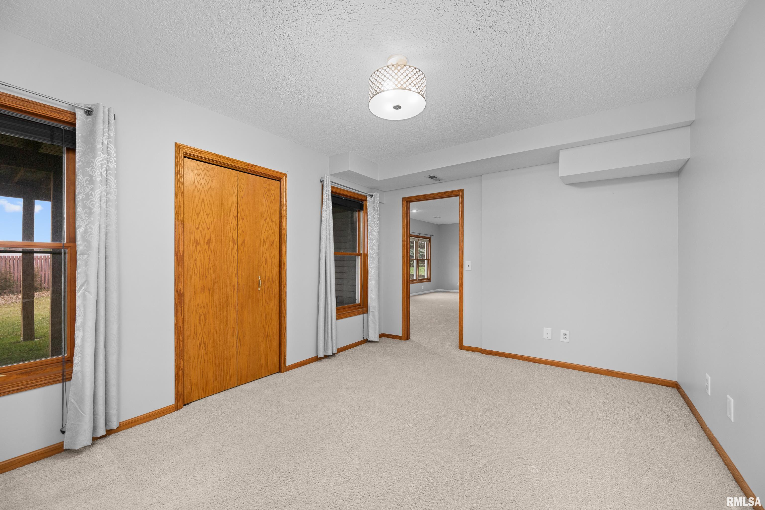 5182 Dove Court, Bettendorf, Iowa image 34