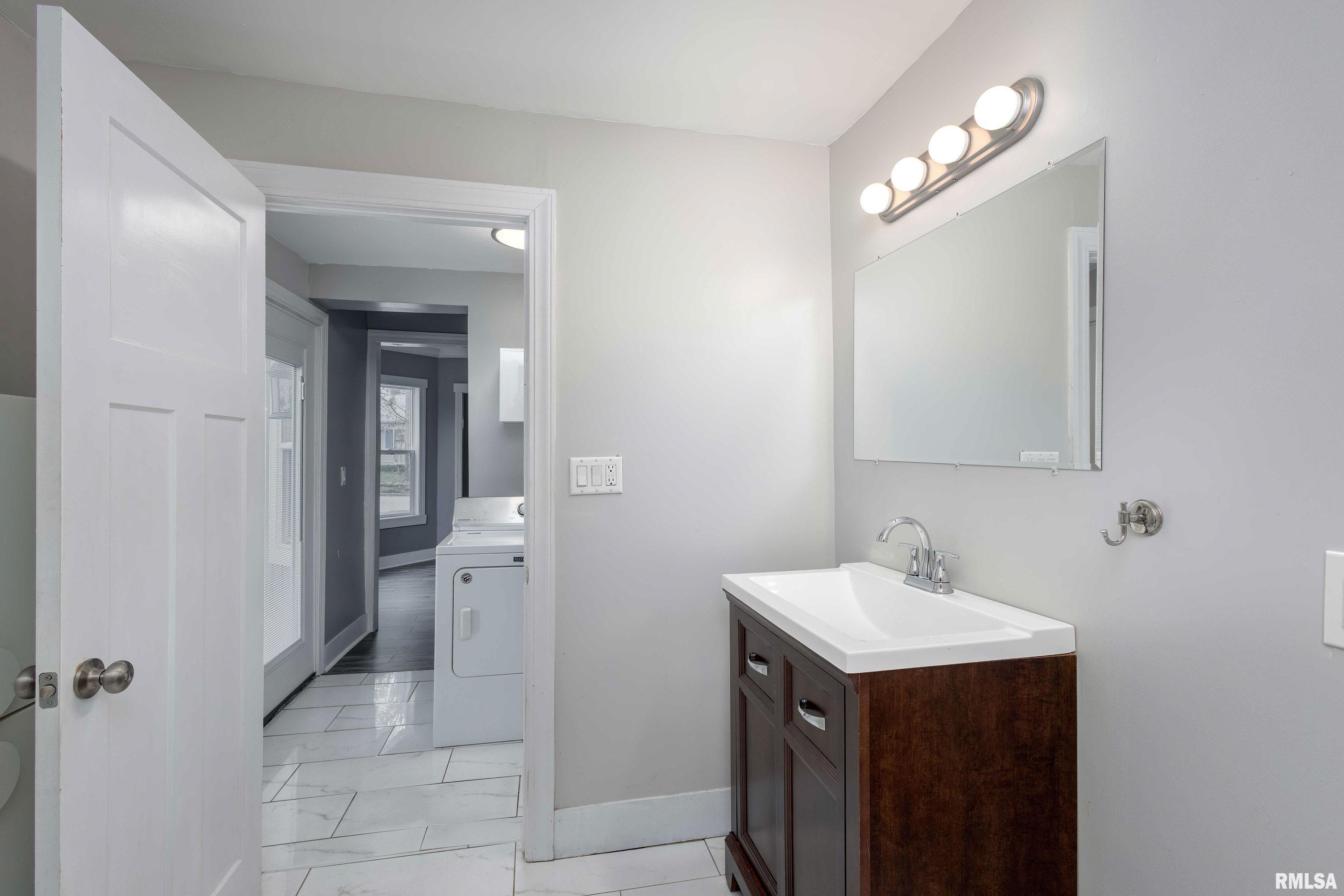 1311 3rd Street A, Moline, Illinois image 20