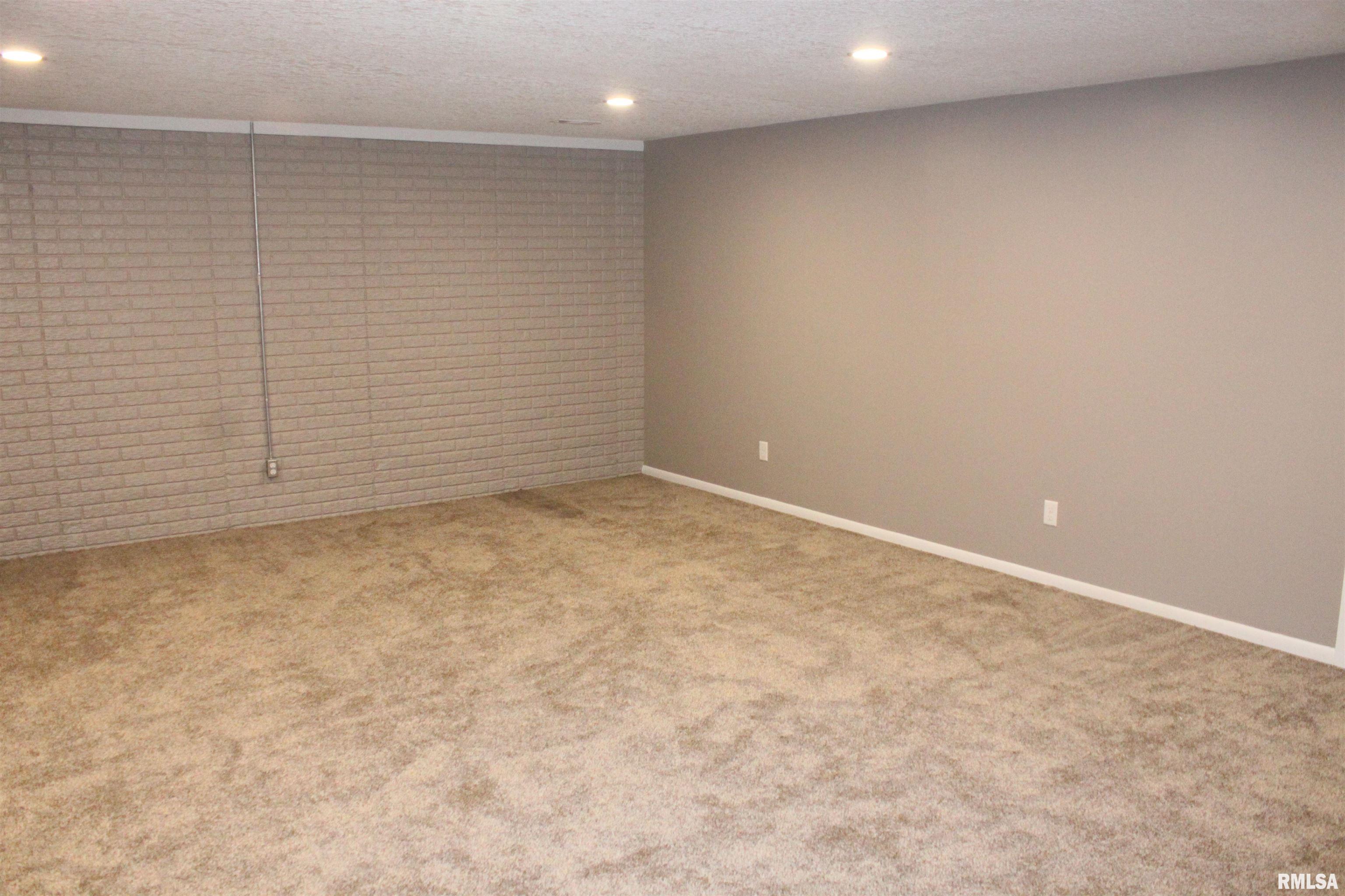 2531 E 51st Street #202B, Davenport, Iowa image 2