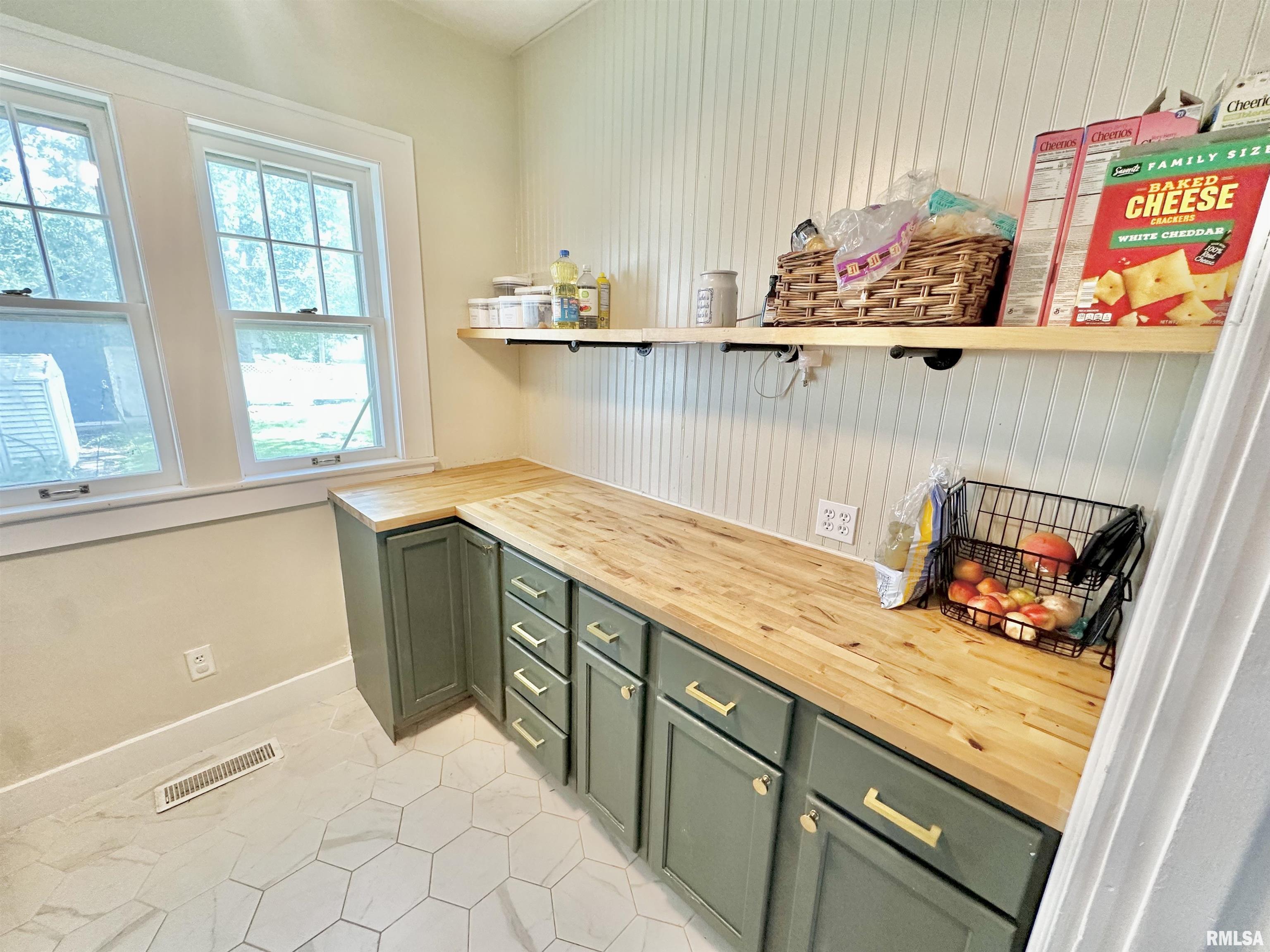 303 N Swarts Street, Abingdon, Illinois image 13
