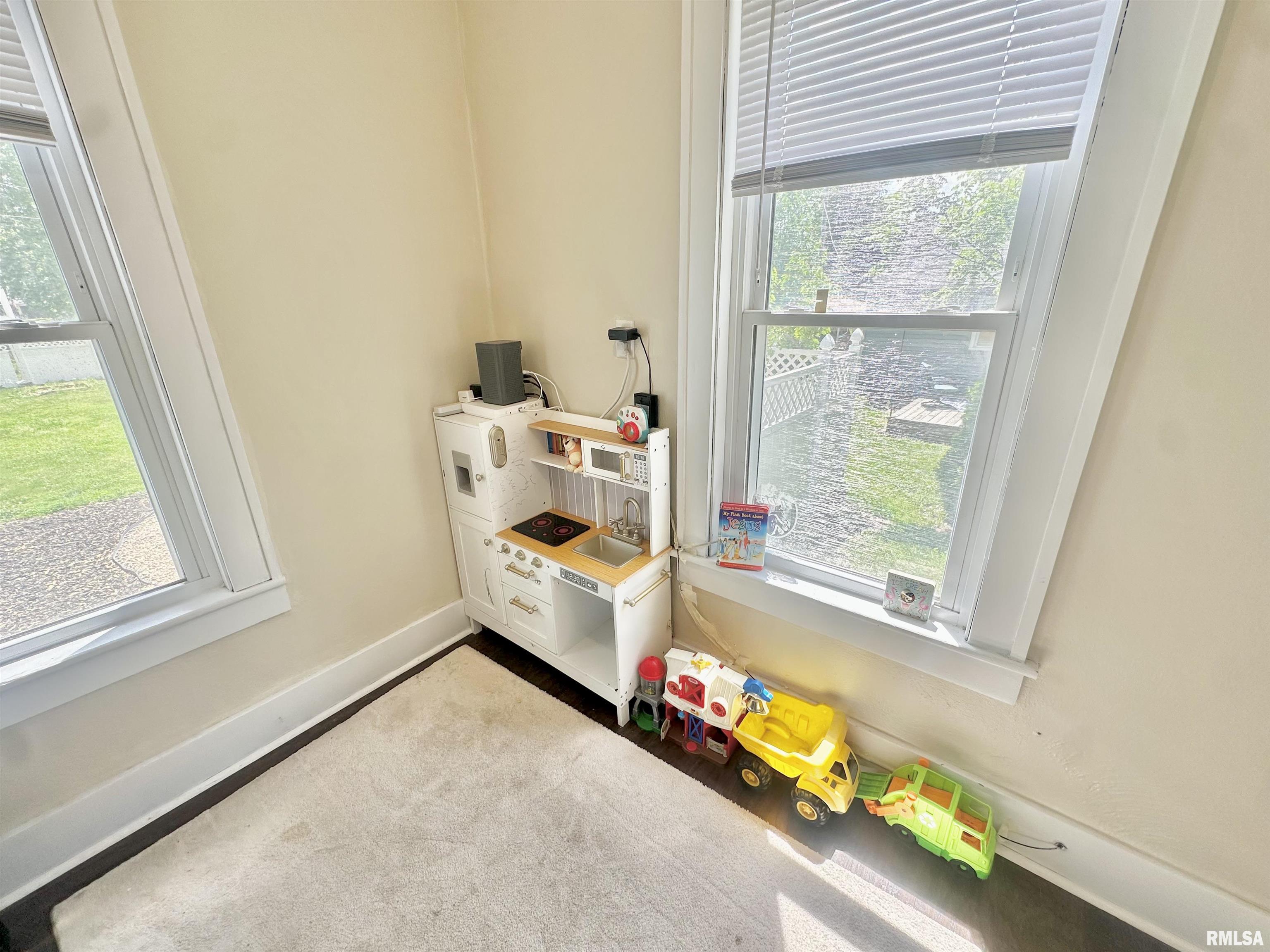 303 N Swarts Street, Abingdon, Illinois image 34