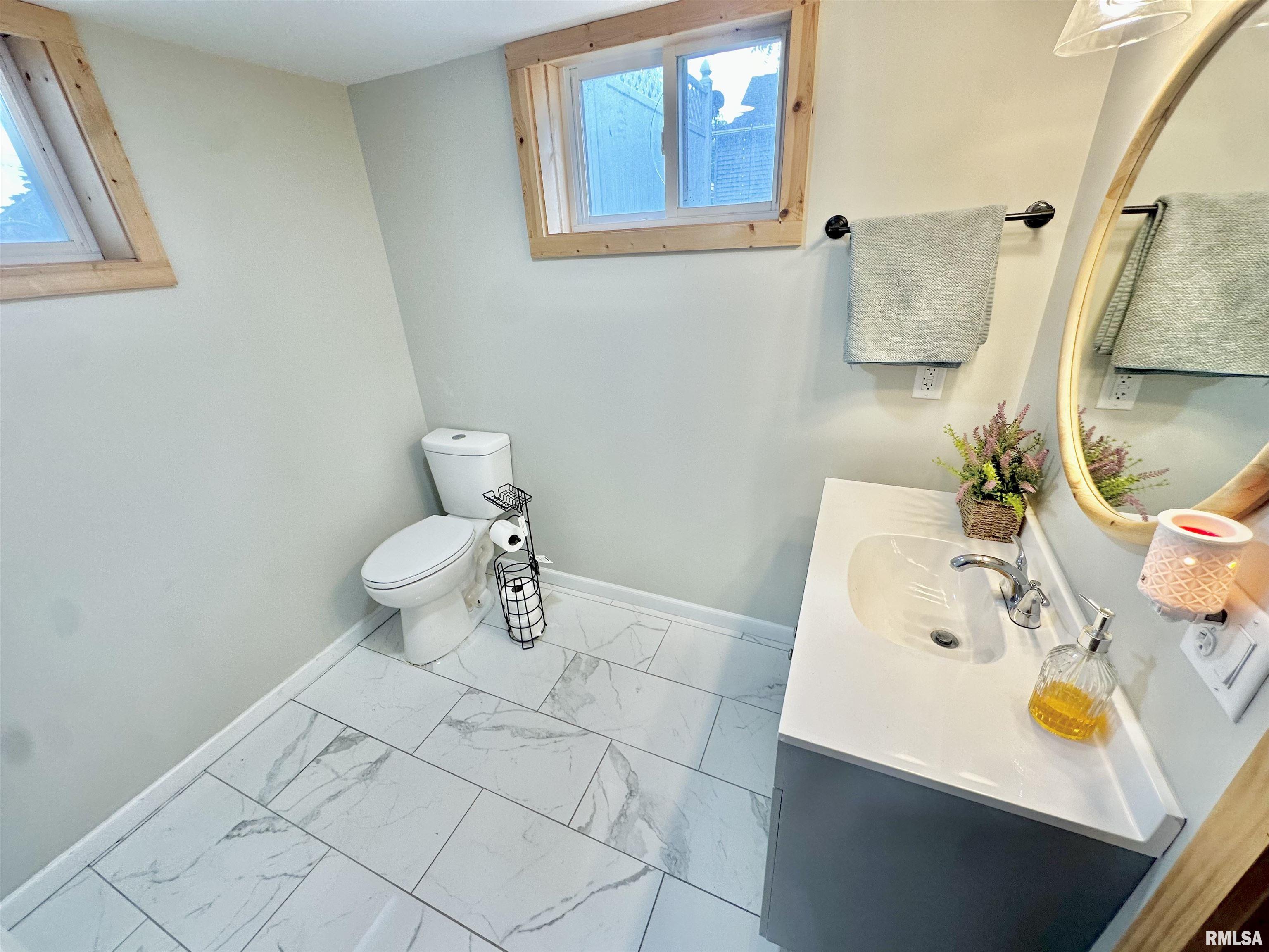 303 N Swarts Street, Abingdon, Illinois image 39