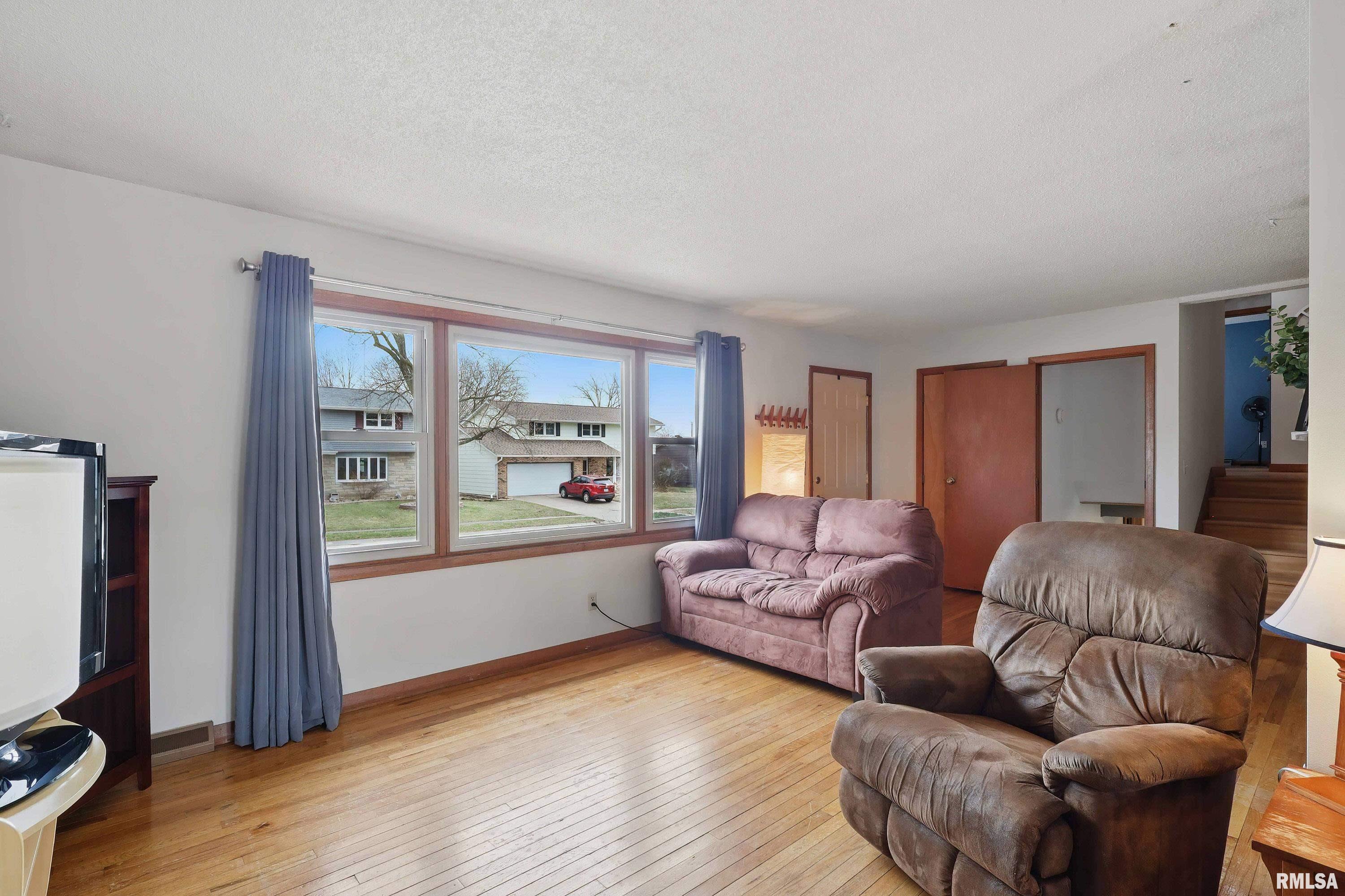 2948 Oxford Drive, Bettendorf, Iowa image 6