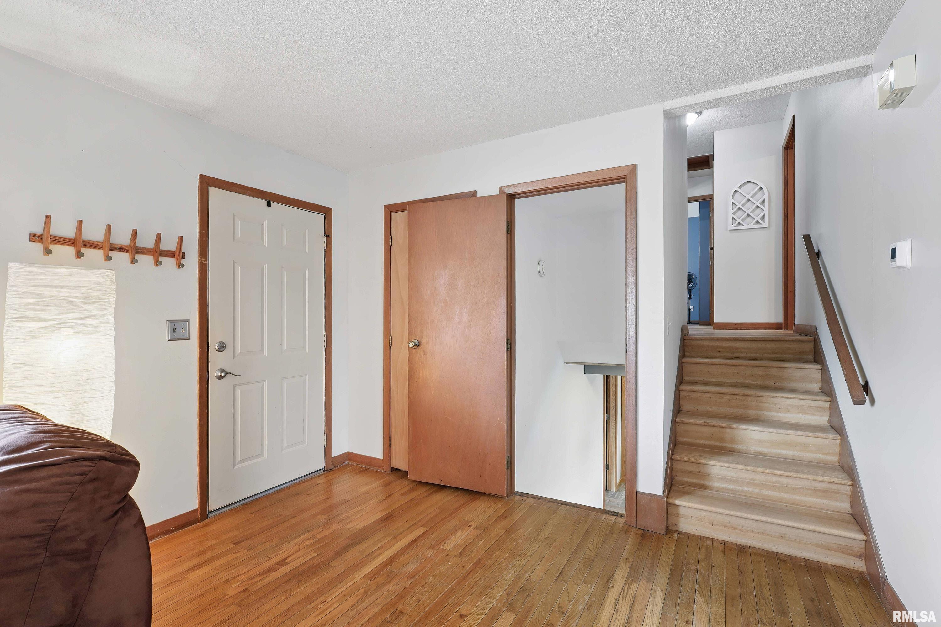 2948 Oxford Drive, Bettendorf, Iowa image 3