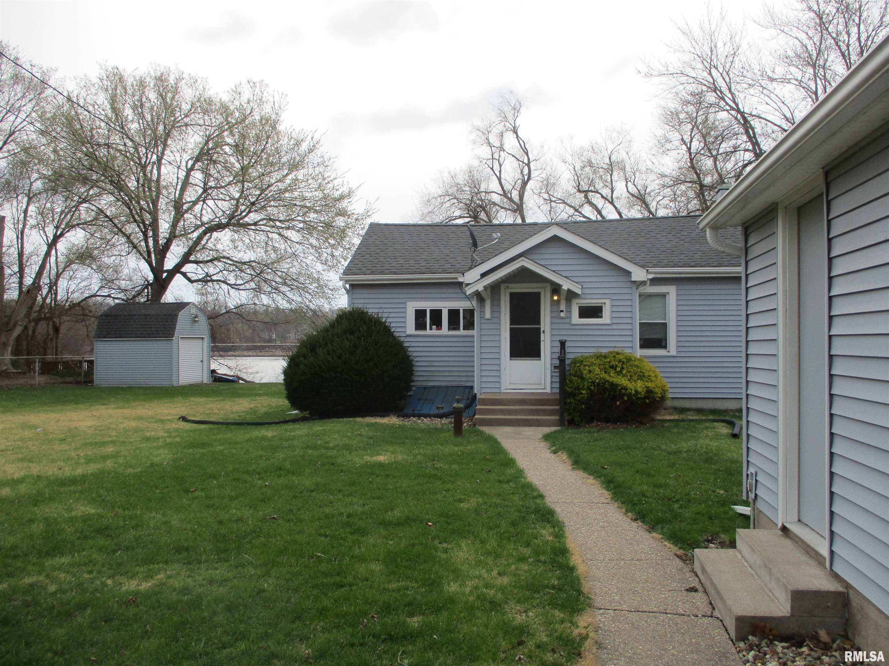 530 Island Avenue, East Moline, Illinois image 1