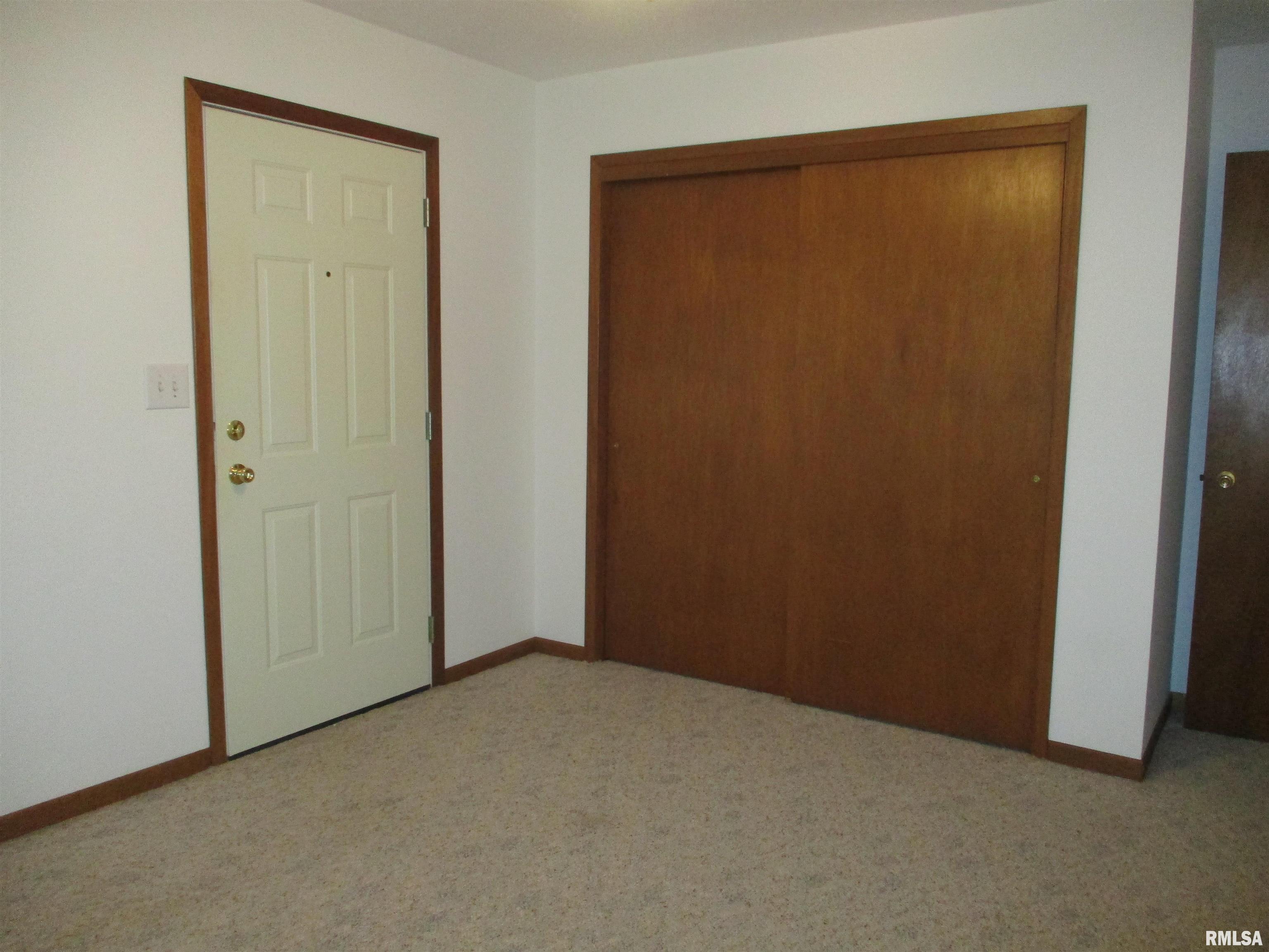 530 Island Avenue, East Moline, Illinois image 12