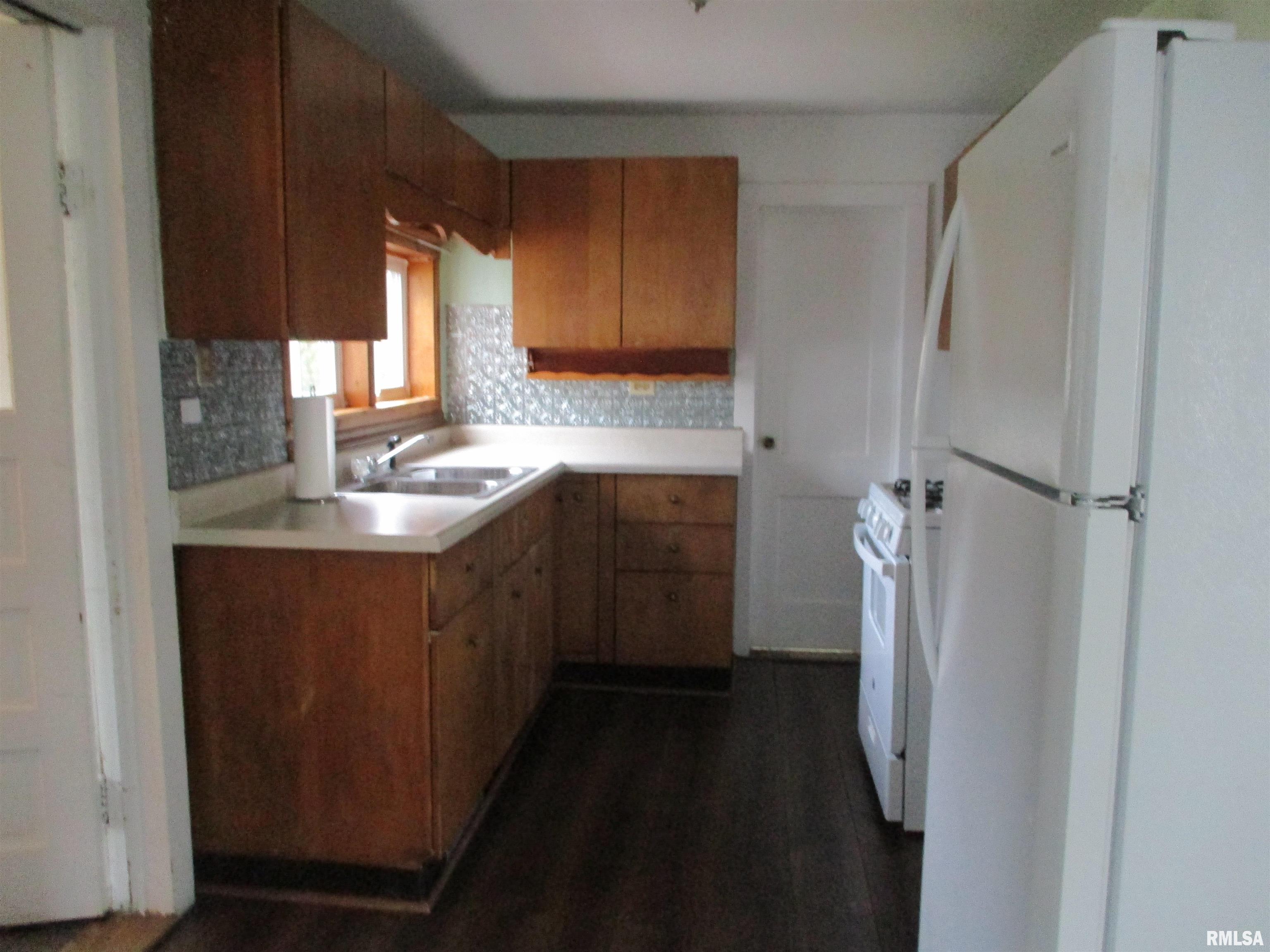 530 Island Avenue, East Moline, Illinois image 8