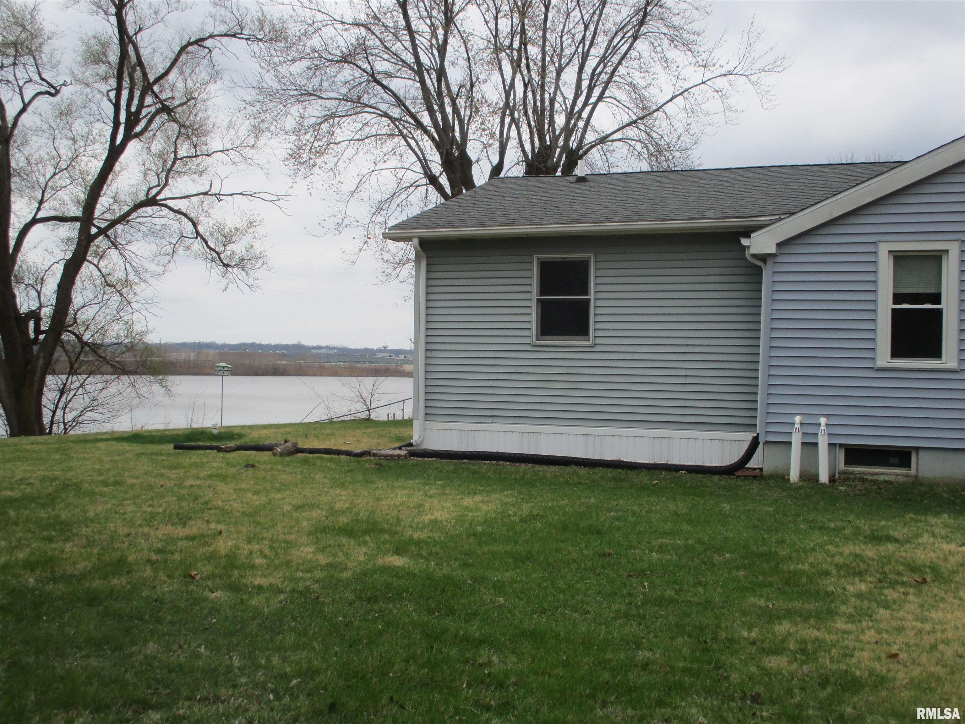 530 Island Avenue, East Moline, Illinois image 26