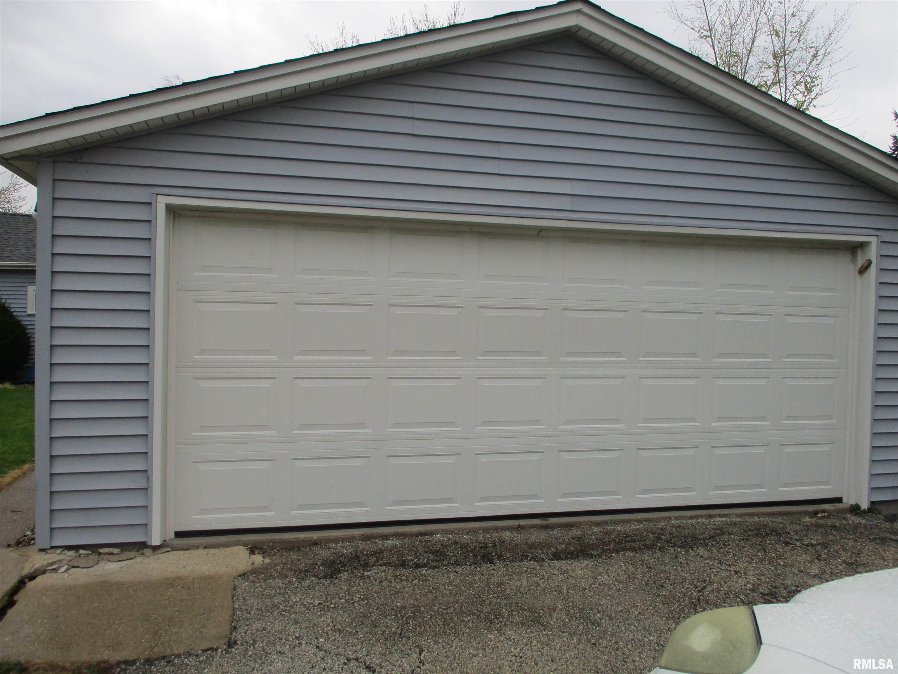 530 Island Avenue, East Moline, Illinois image 31