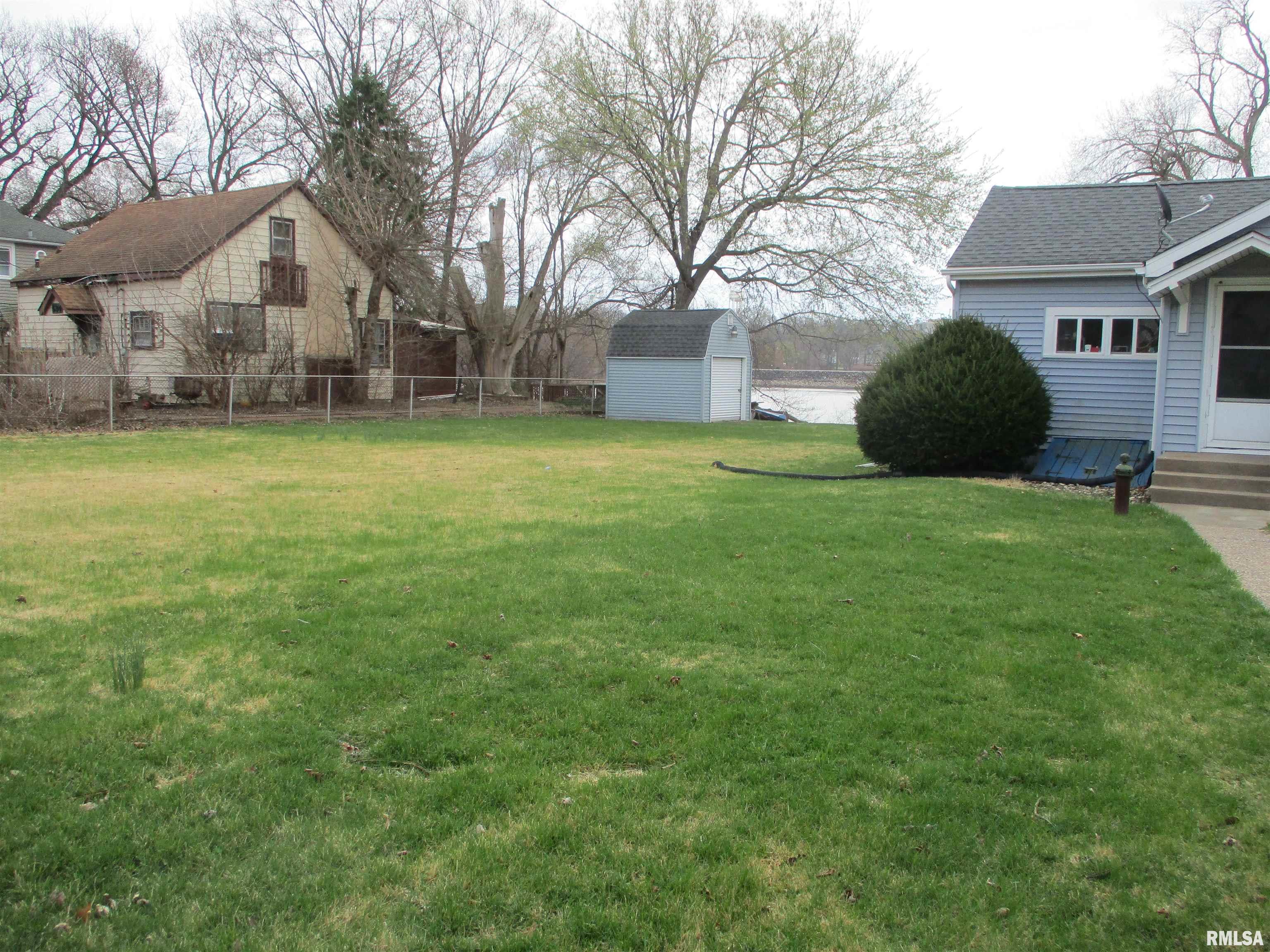 530 Island Avenue, East Moline, Illinois image 2