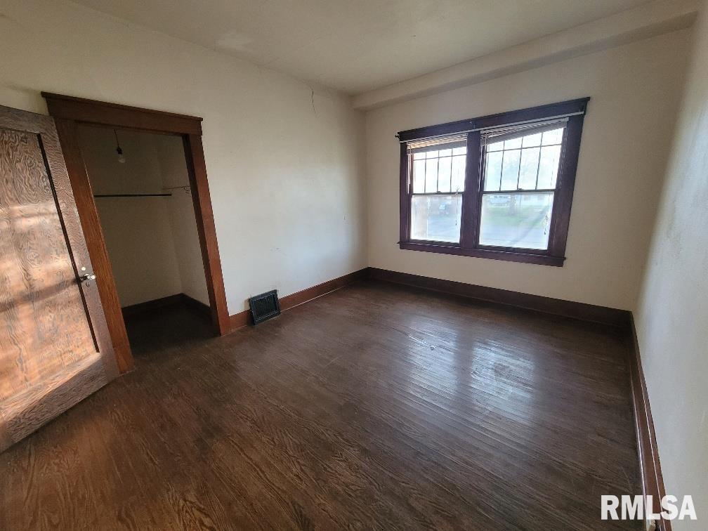 211 W Matthew Street, Sesser, Illinois image 29