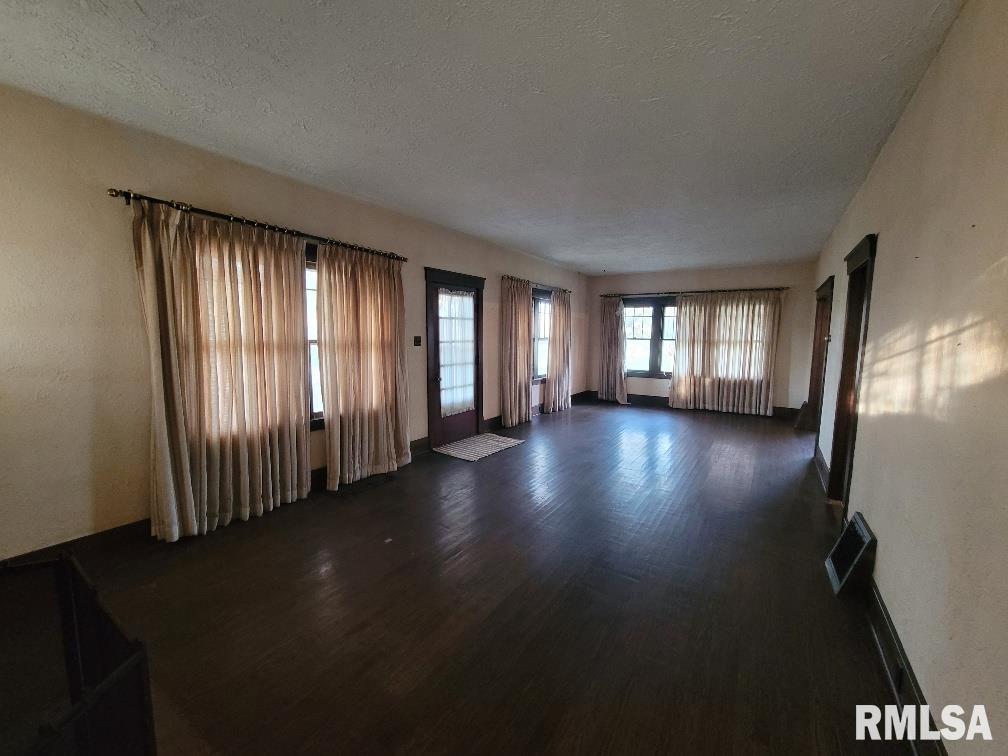 211 W Matthew Street, Sesser, Illinois image 20