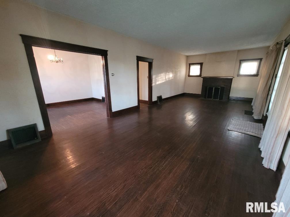 211 W Matthew Street, Sesser, Illinois image 22