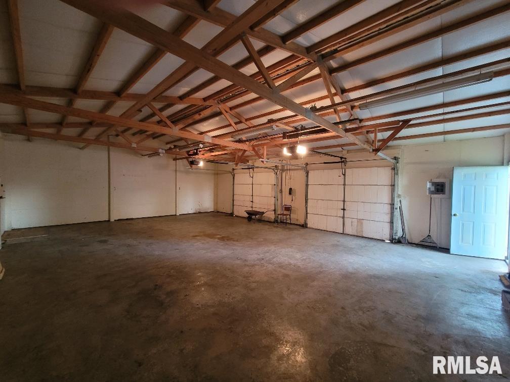 211 W Matthew Street, Sesser, Illinois image 50