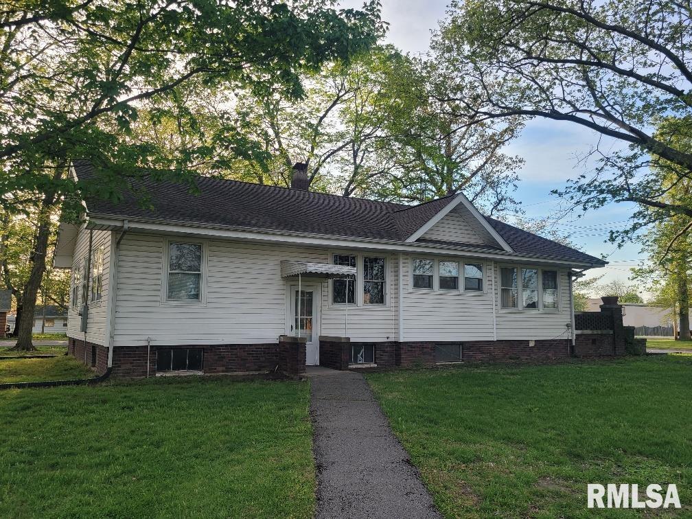 211 W Matthew Street, Sesser, Illinois image 5