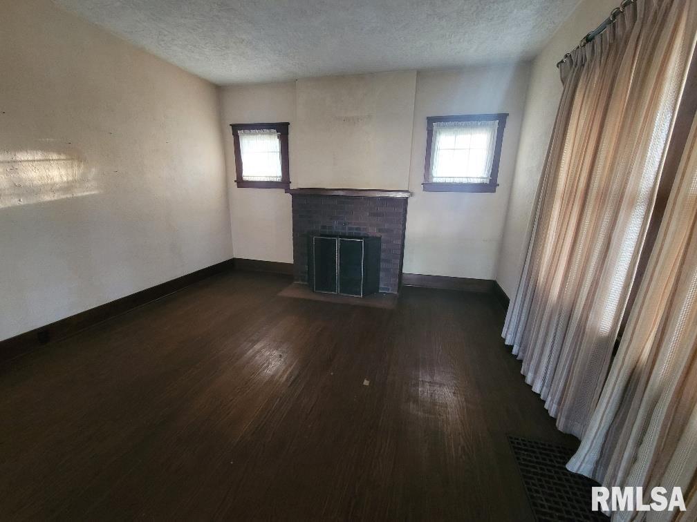 211 W Matthew Street, Sesser, Illinois image 24