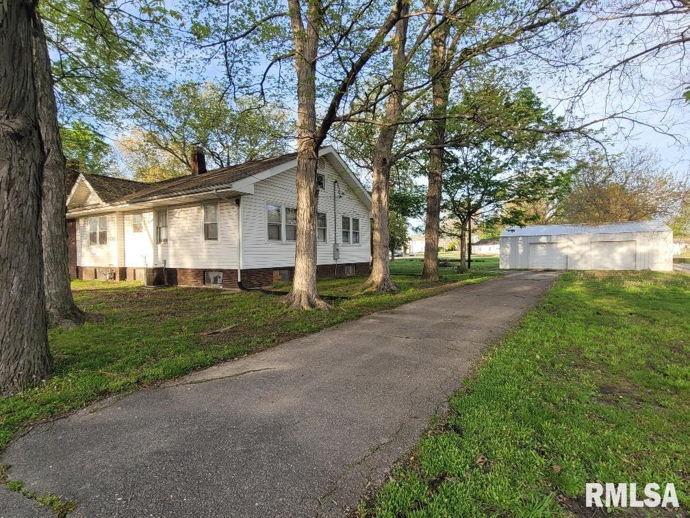 211 W Matthew Street, Sesser, Illinois image 42