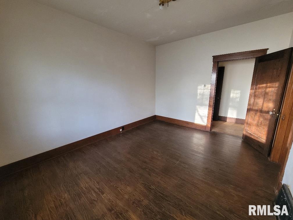 211 W Matthew Street, Sesser, Illinois image 27