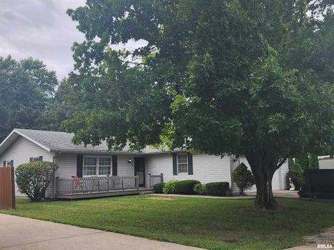 Homes For Sale - 209 N 4th Street<br/> Mechanicsburg, IL 62545