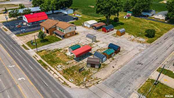 912 WOODLAWN RD, LINCOLN, IL 62656 - Image 73b18a137362efad73c2d1eae3176dbc/138105907