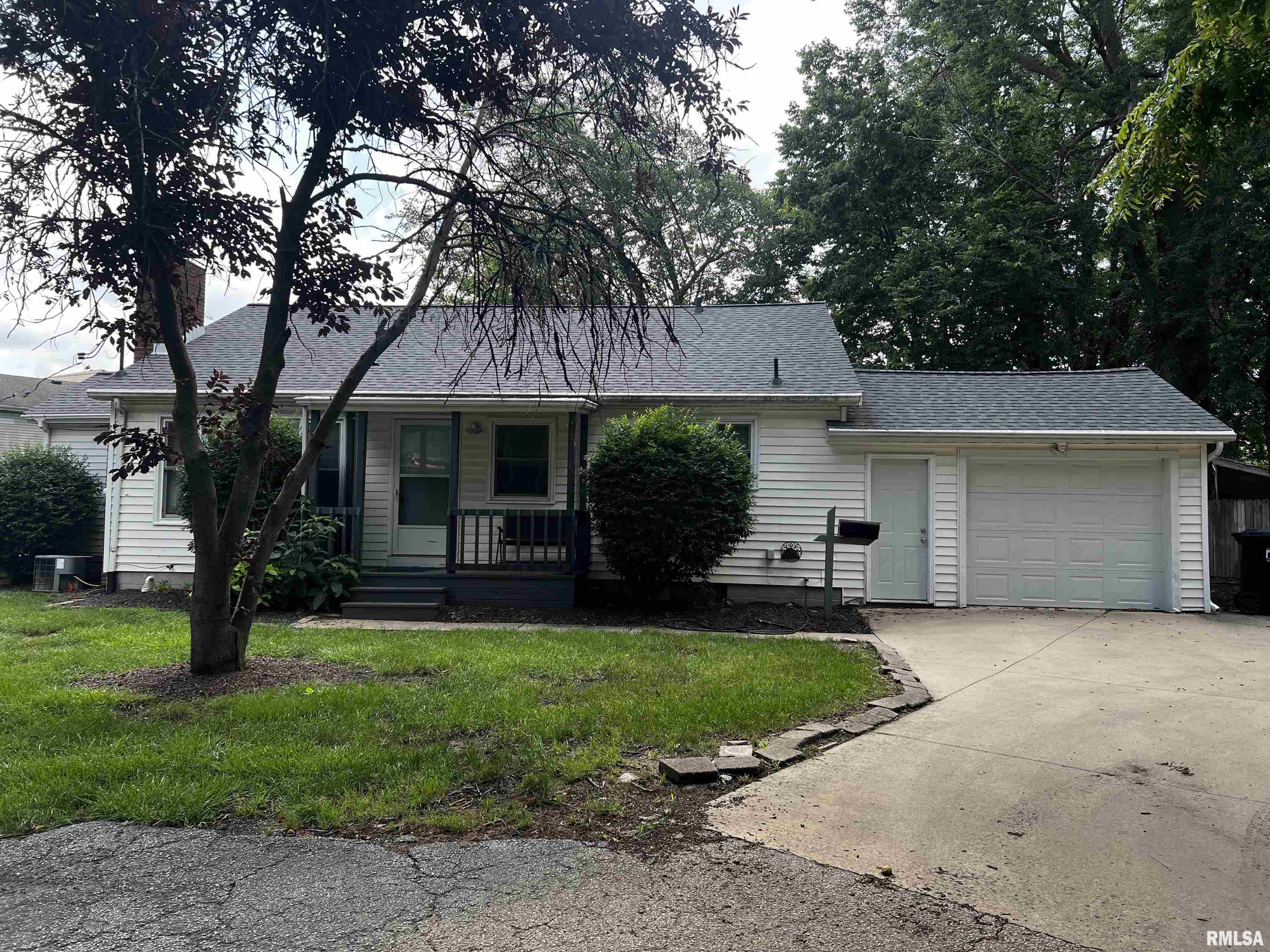 Photo 1 of 13 — 505 1/2 BOWLES Drive, Normal, IL 61761