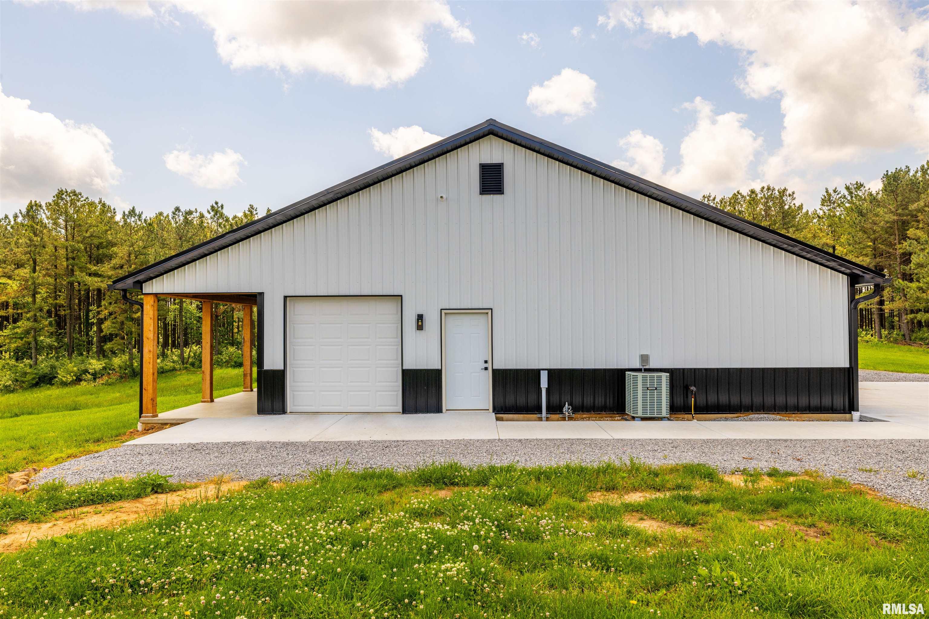 142 Oak Road, Harrisburg, Illinois image 4
