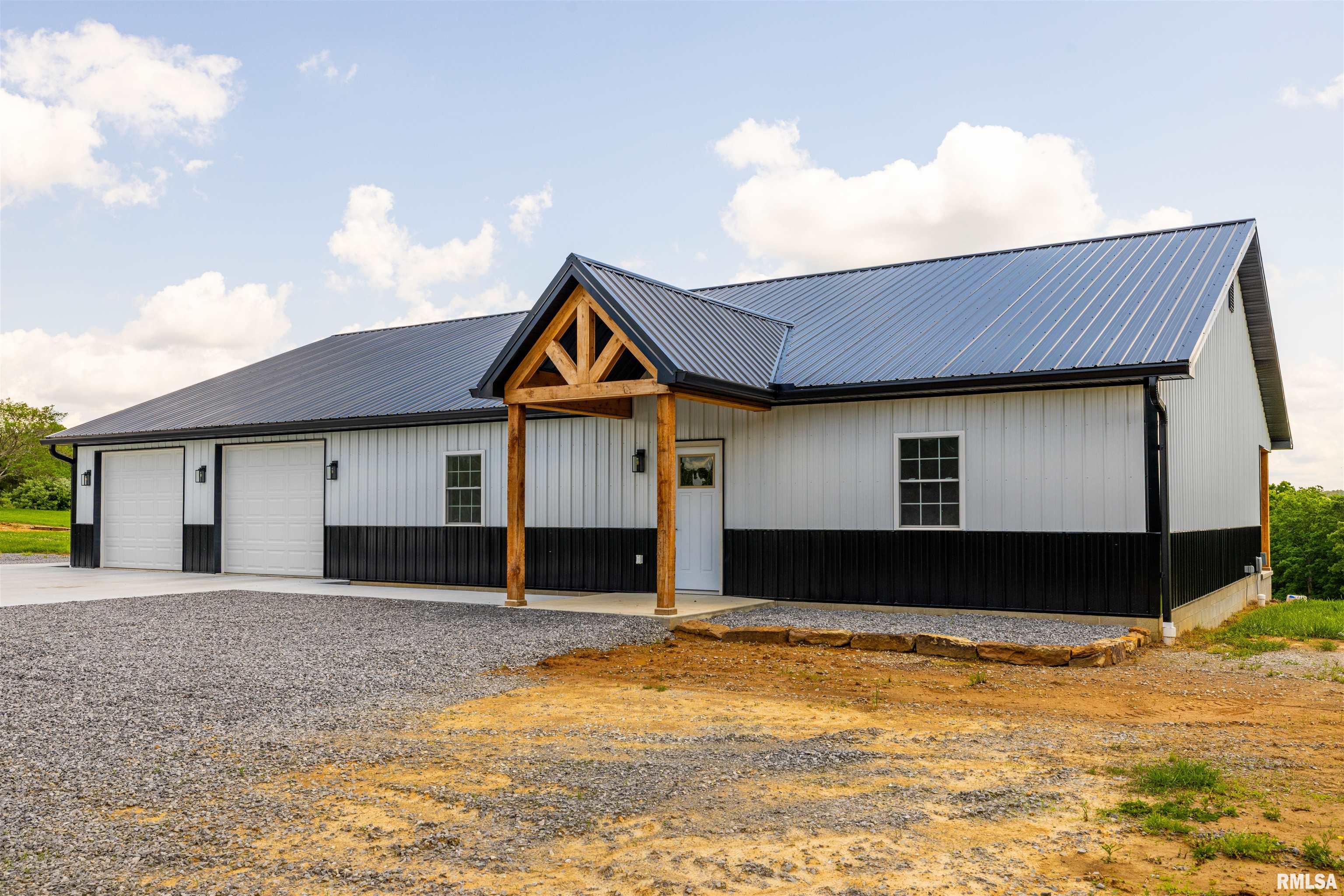 142 Oak Road, Harrisburg, Illinois image 1