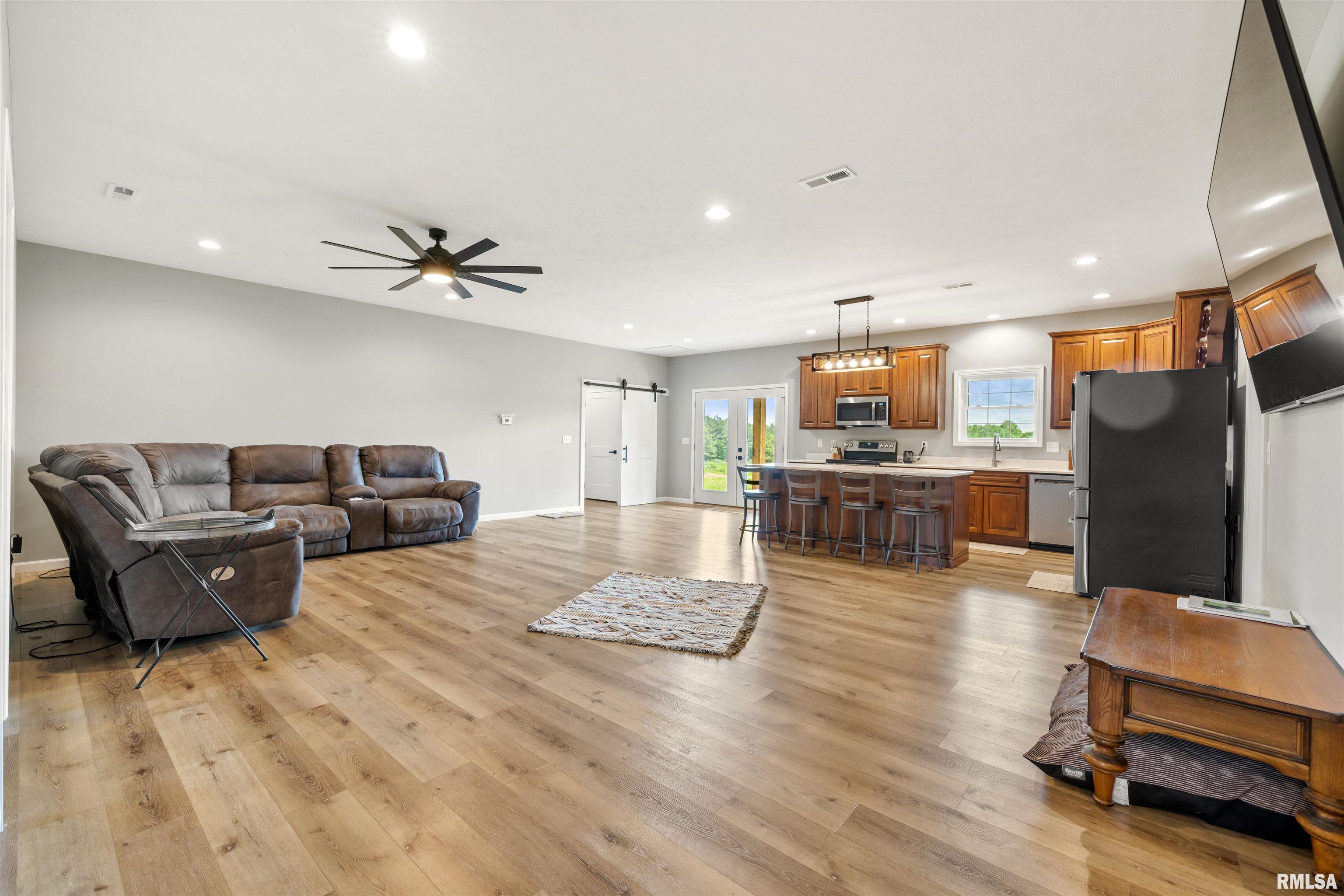 142 Oak Road, Harrisburg, Illinois image 9