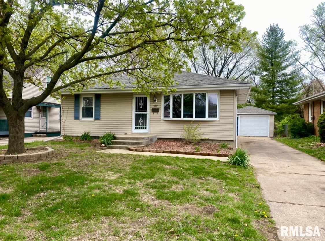619 W Shore Drive, Pekin, Illinois image 1