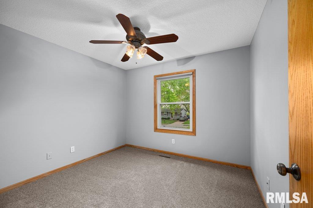 5528 Gaines Street, Davenport, Iowa image 19