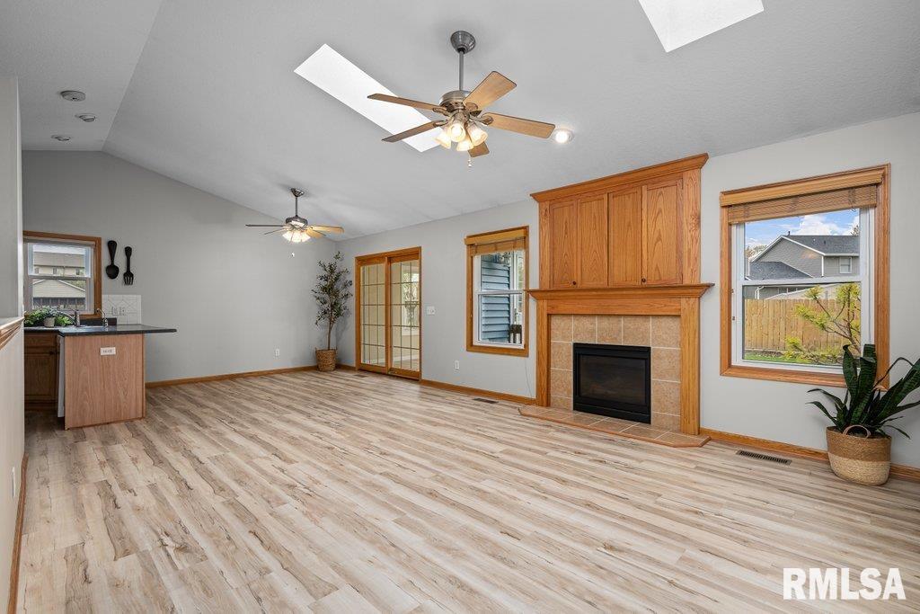 5528 Gaines Street, Davenport, Iowa image 6