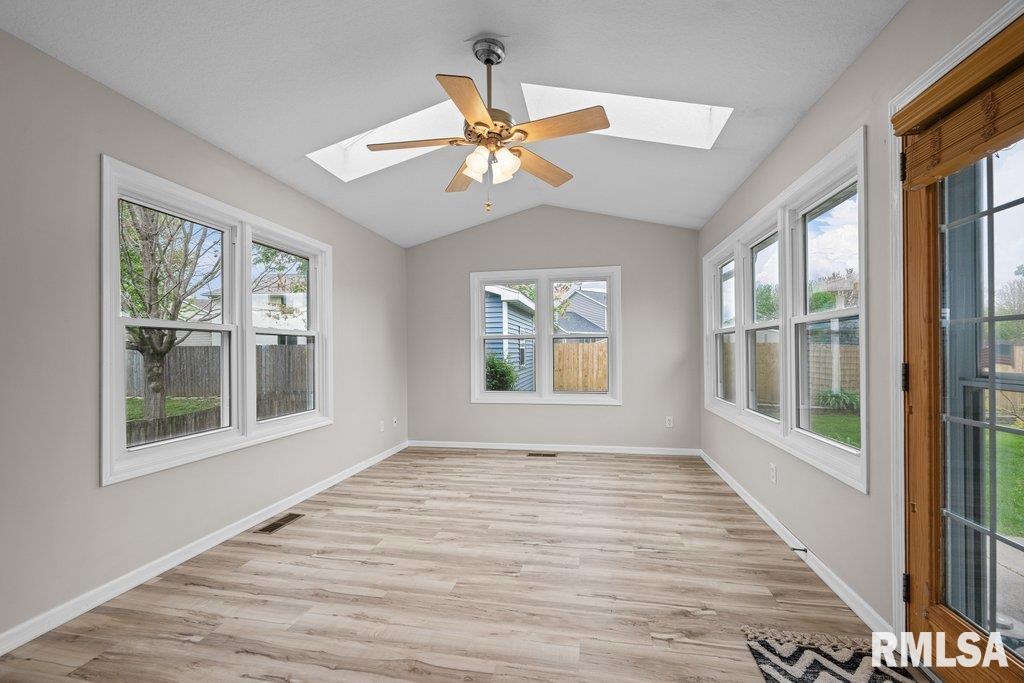 5528 Gaines Street, Davenport, Iowa image 14