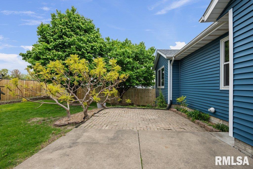 5528 Gaines Street, Davenport, Iowa image 25