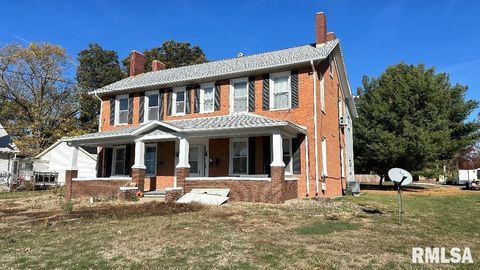 Homes For Sale - 135 E Washington Street<br/> Schuyler County, Rushville, IL 62681