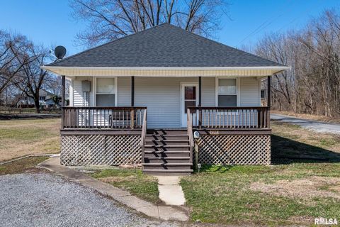 Homes For Sale - 1414 Newton Avenue<br/> Johnston City, IL 62951