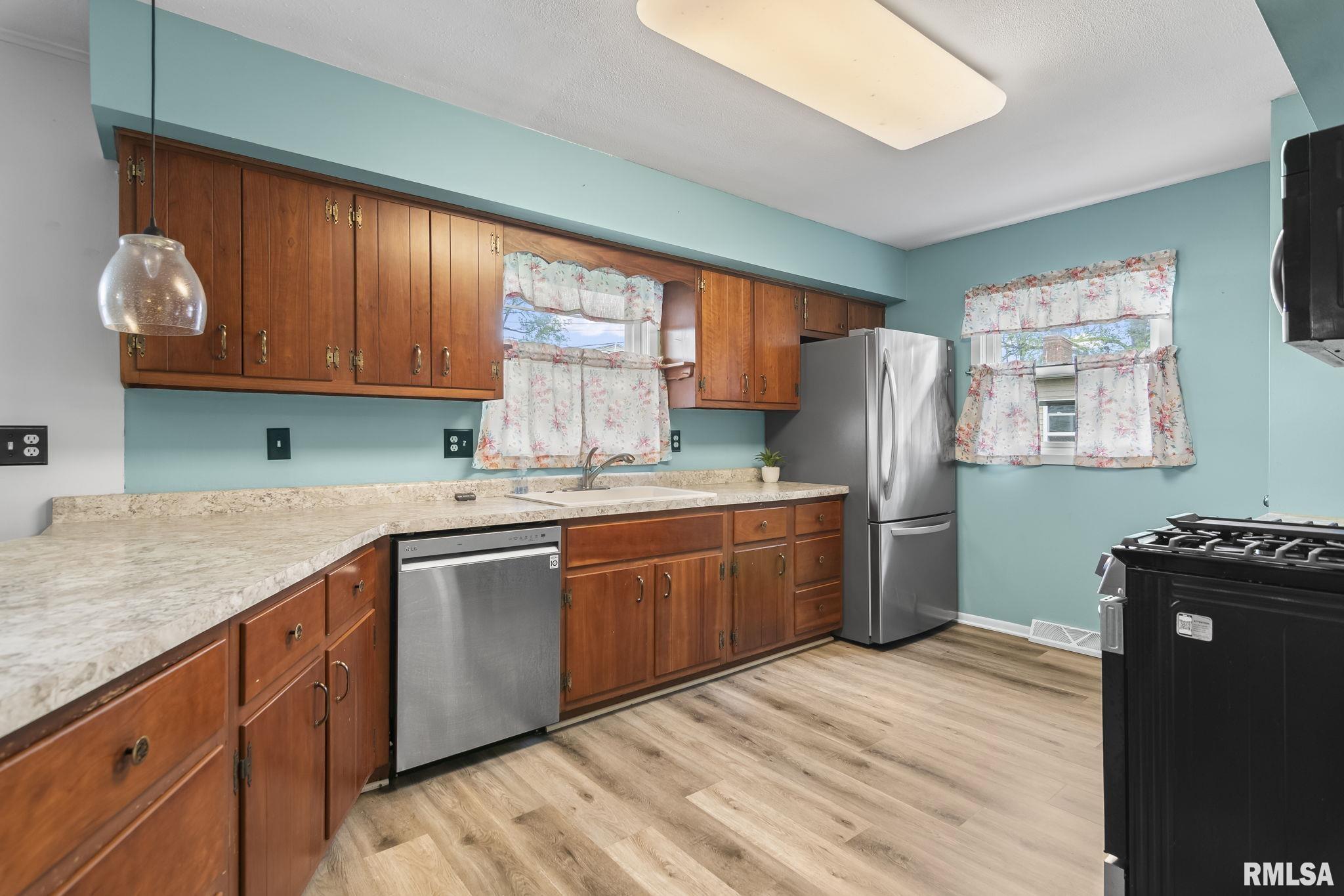 309 Bens Drive, Chatham, Illinois image 8